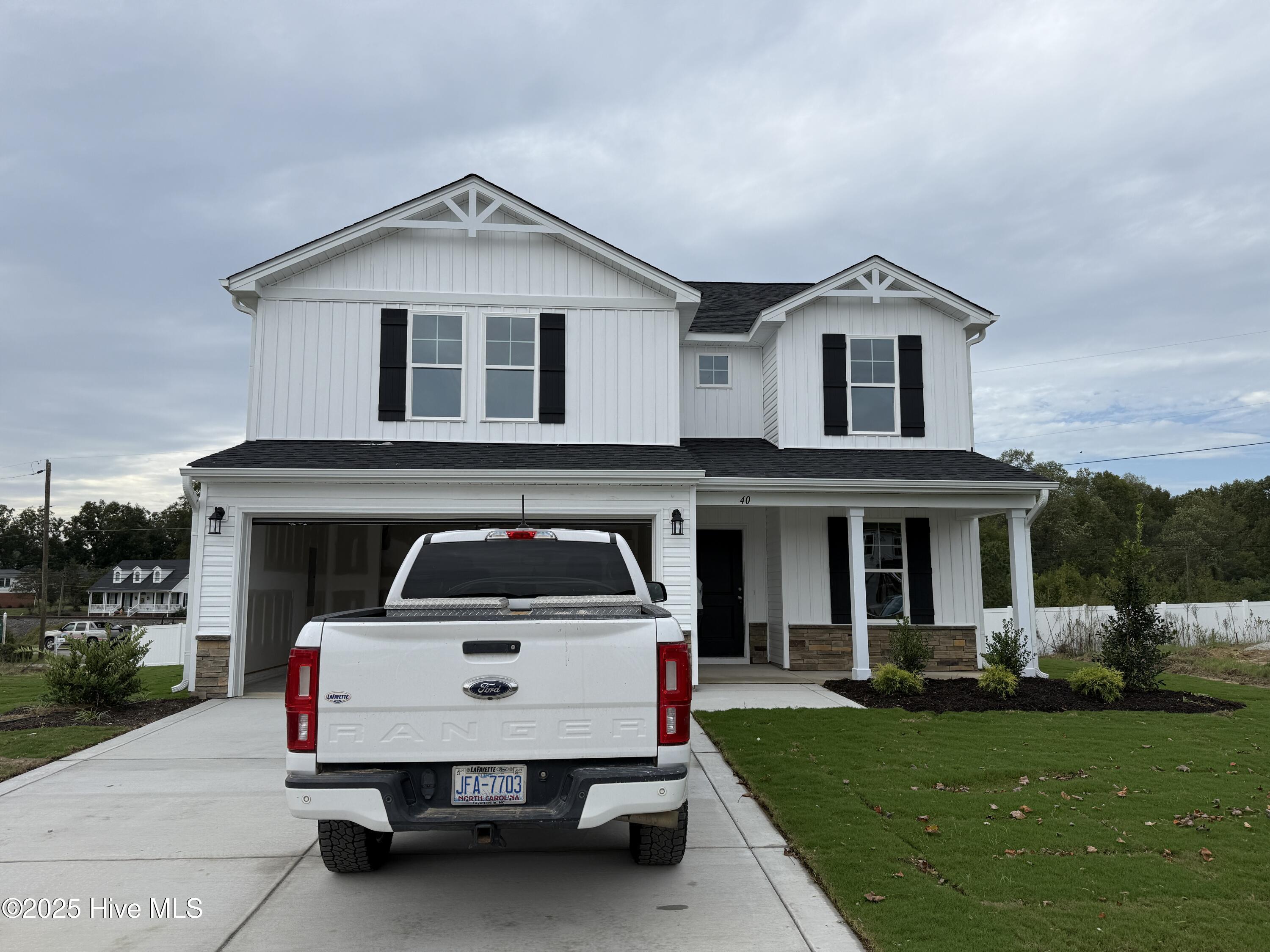 40 E Emily Gardens Drive Property Photo 1