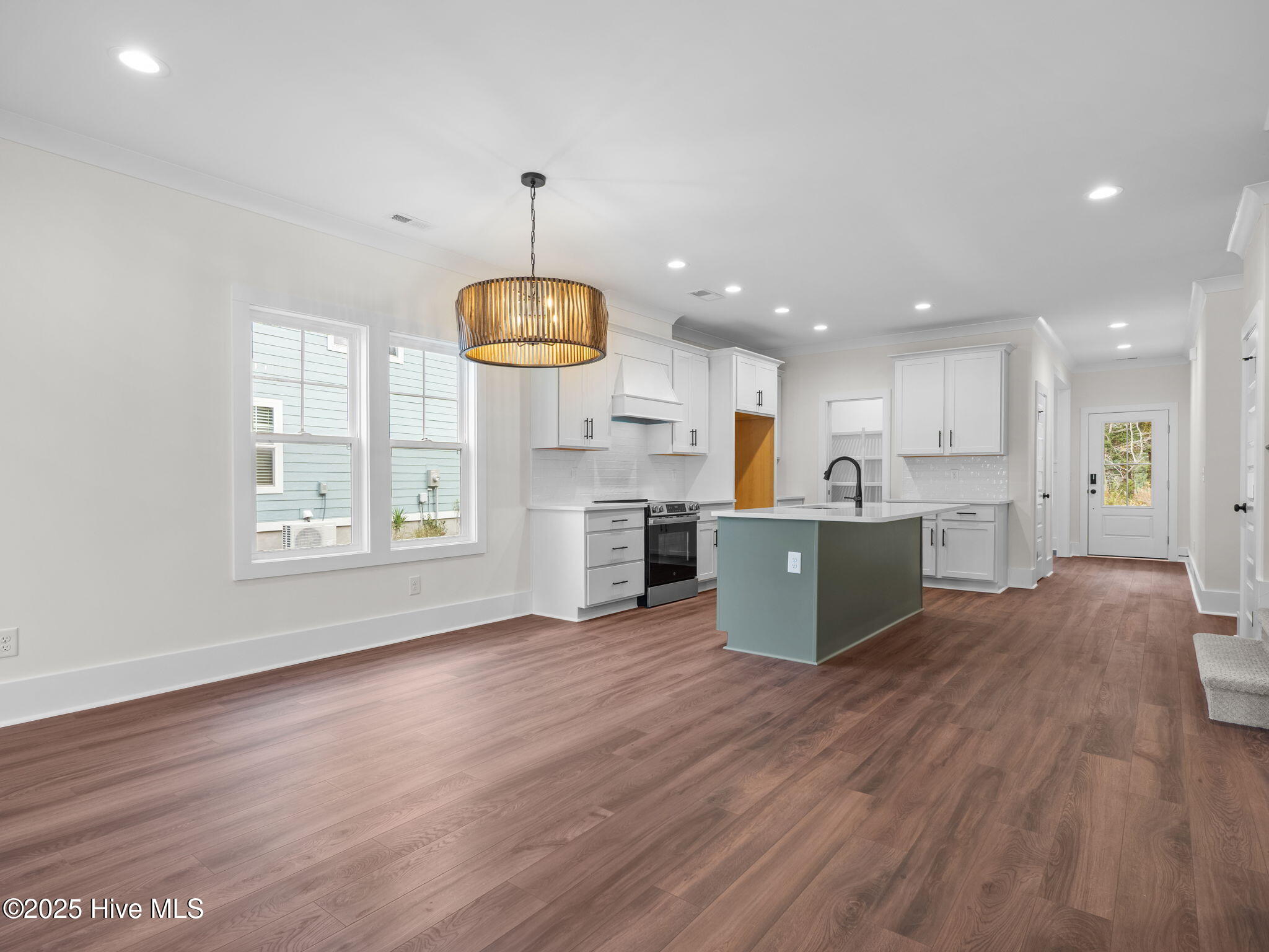 126 Pine View Boulevard Property Photo 8
