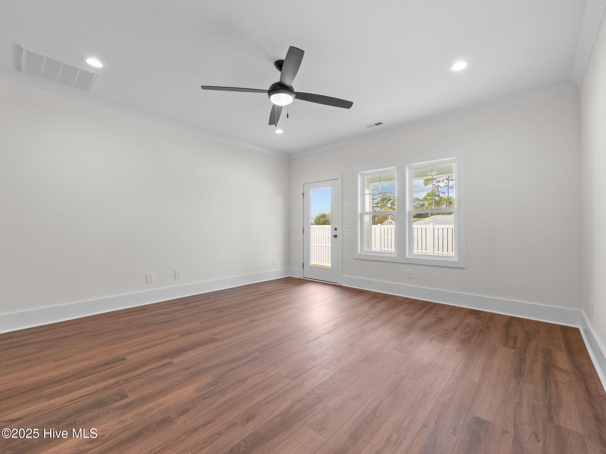 126 Pine View Boulevard Property Photo 9