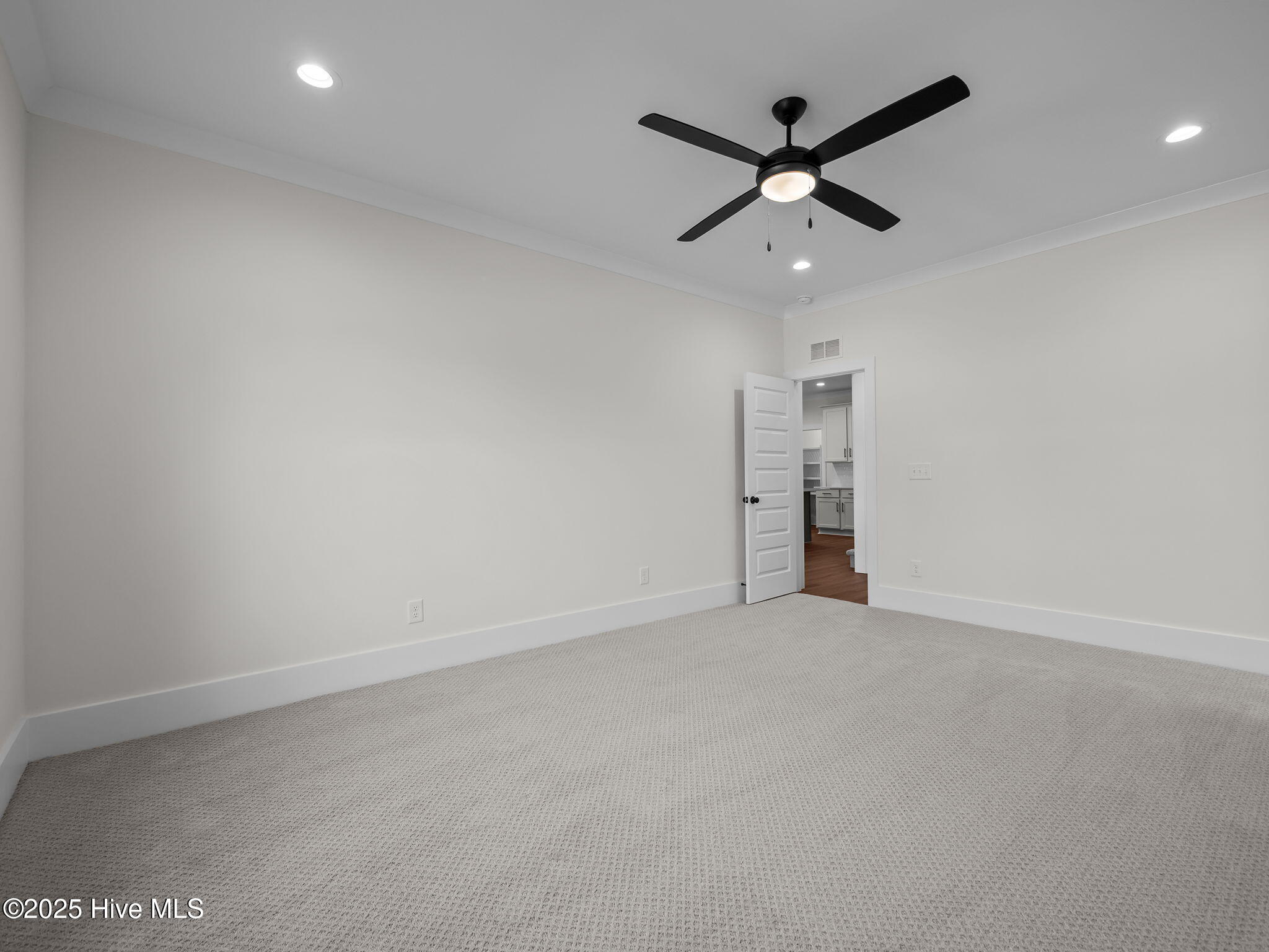126 Pine View Boulevard Property Photo 10