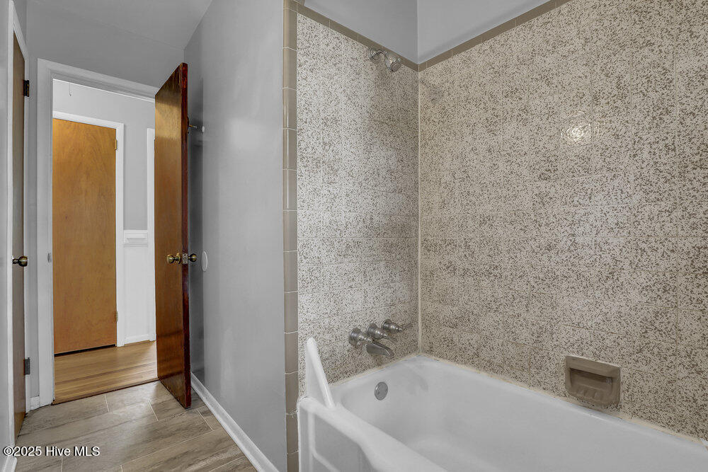 412 Seminole Trail Property Photo 7