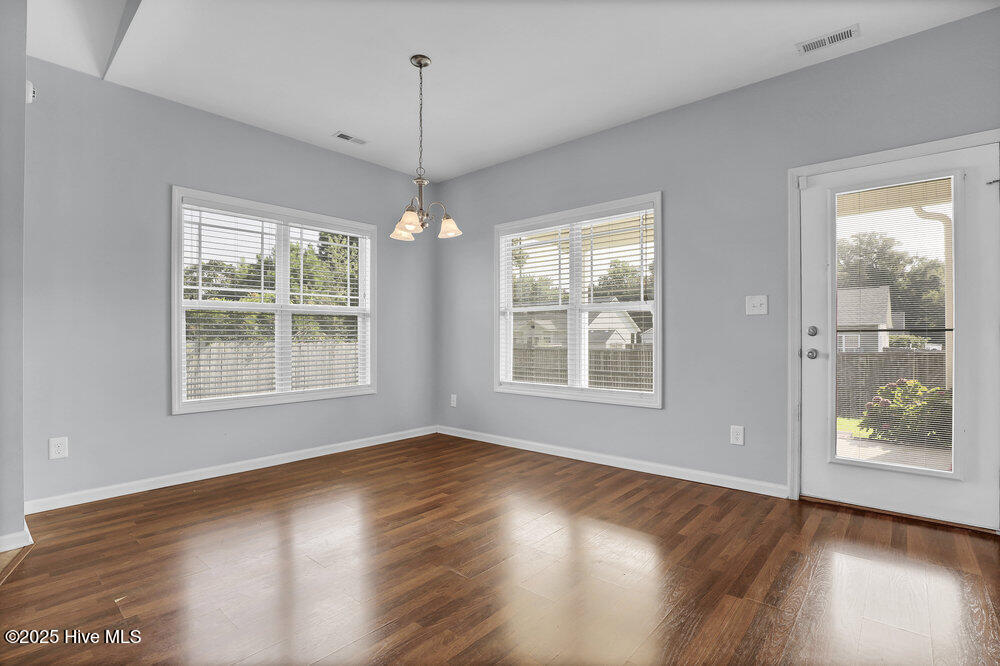 412 Seminole Trail Property Photo 11