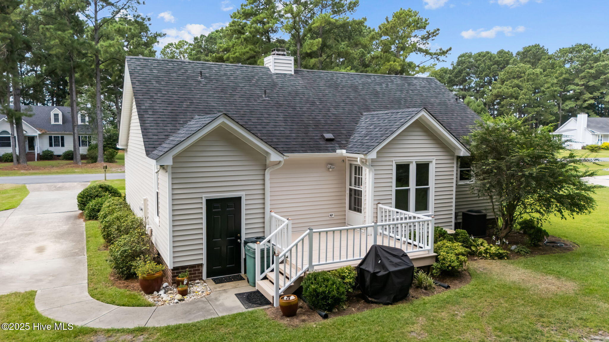 674 Fox Chase Lane Property Photo 4