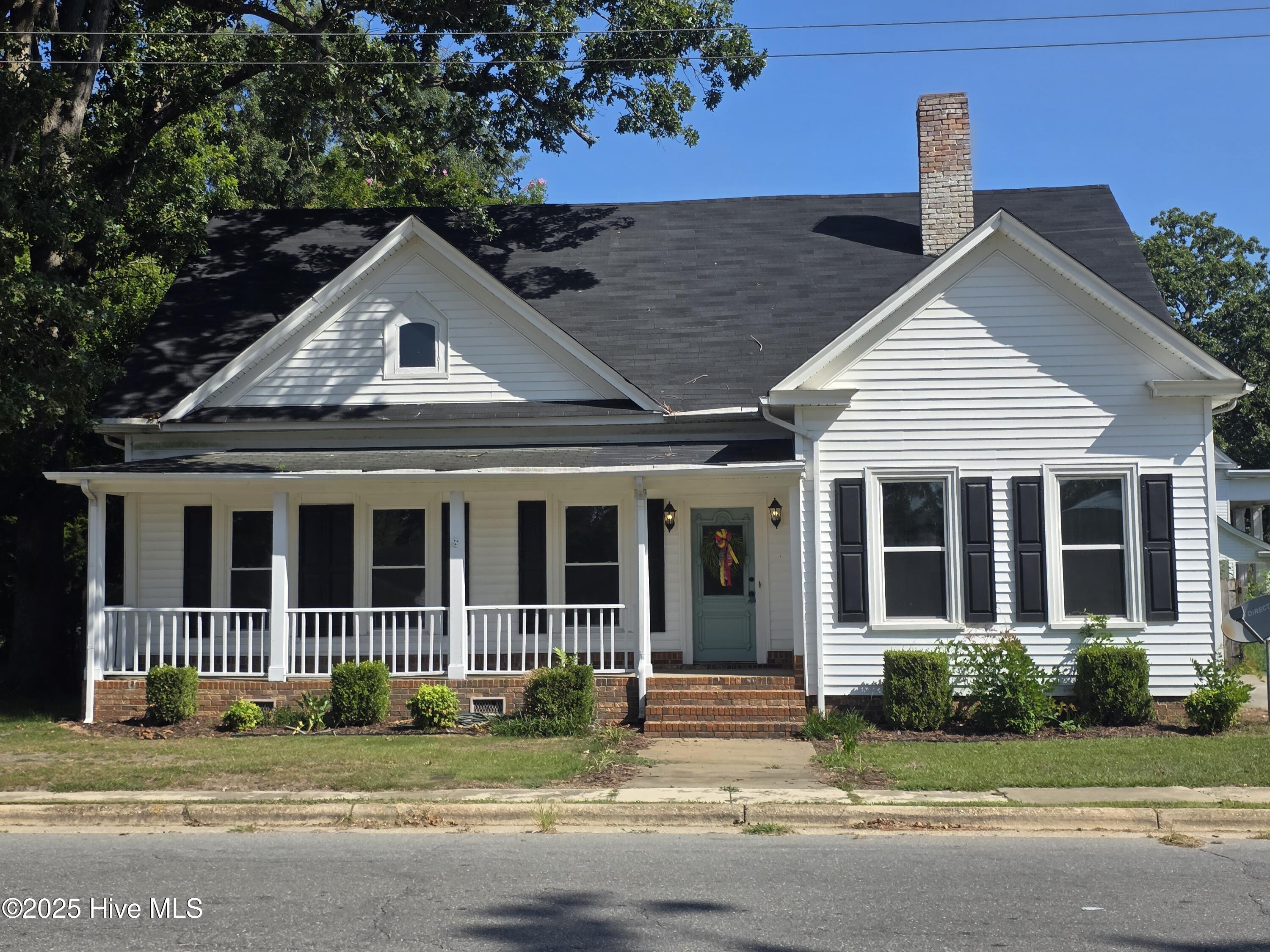 402 W Roseboro Street Property Photo 1