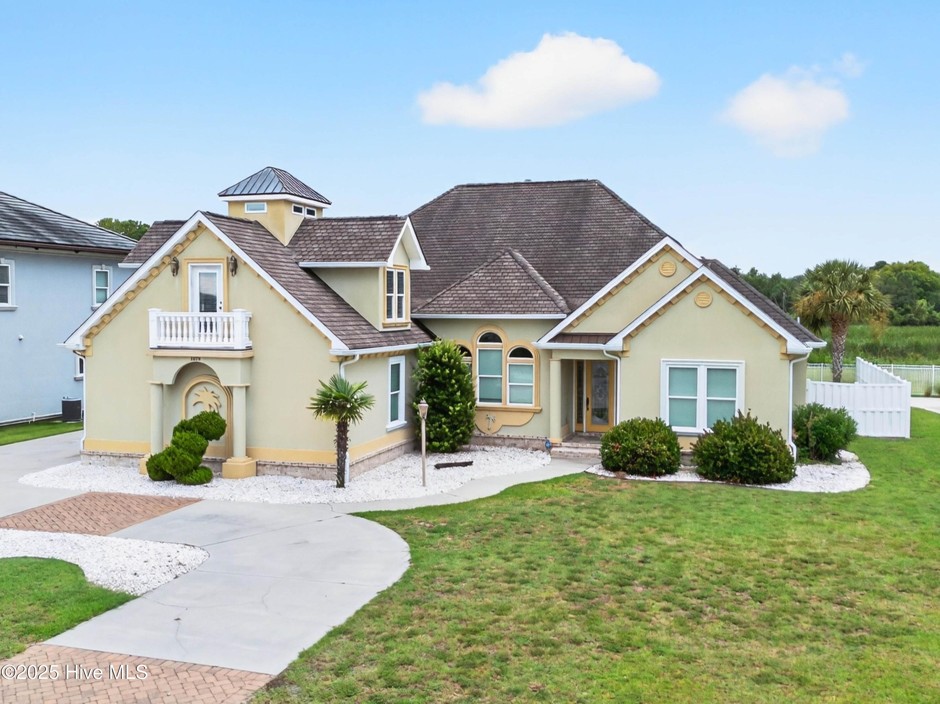 1019 Ridgewood Drive