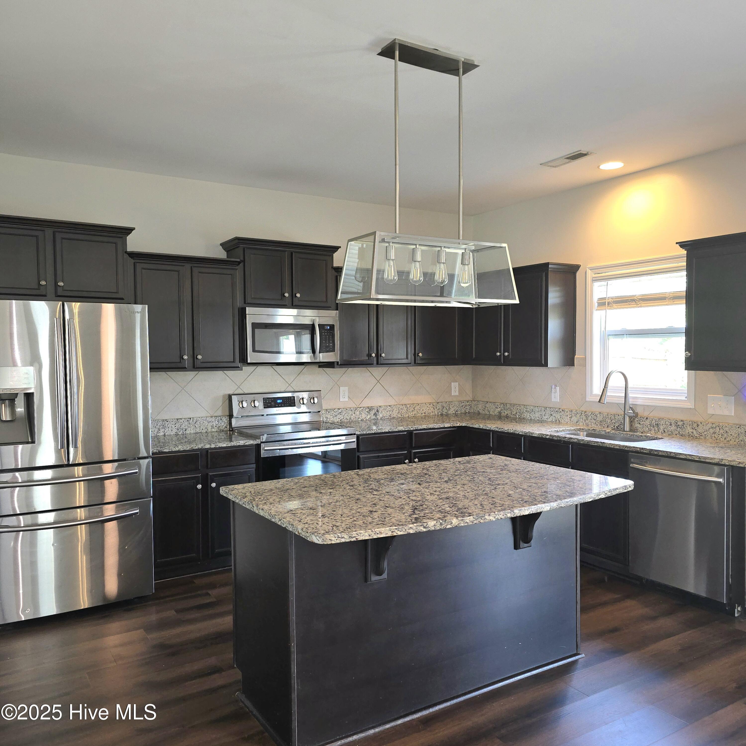 341 Kingston Road Property Photo 23