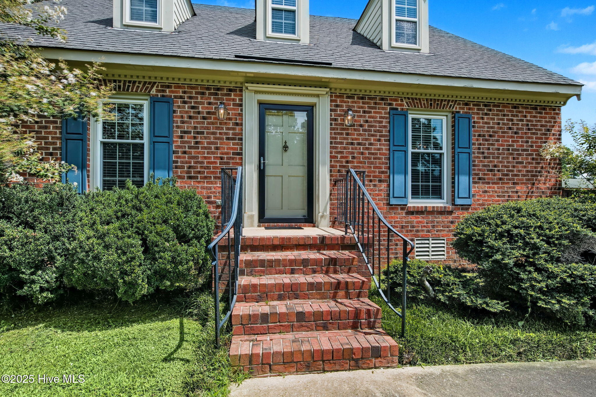 1402 Brookhaven Drive Property Photo 4