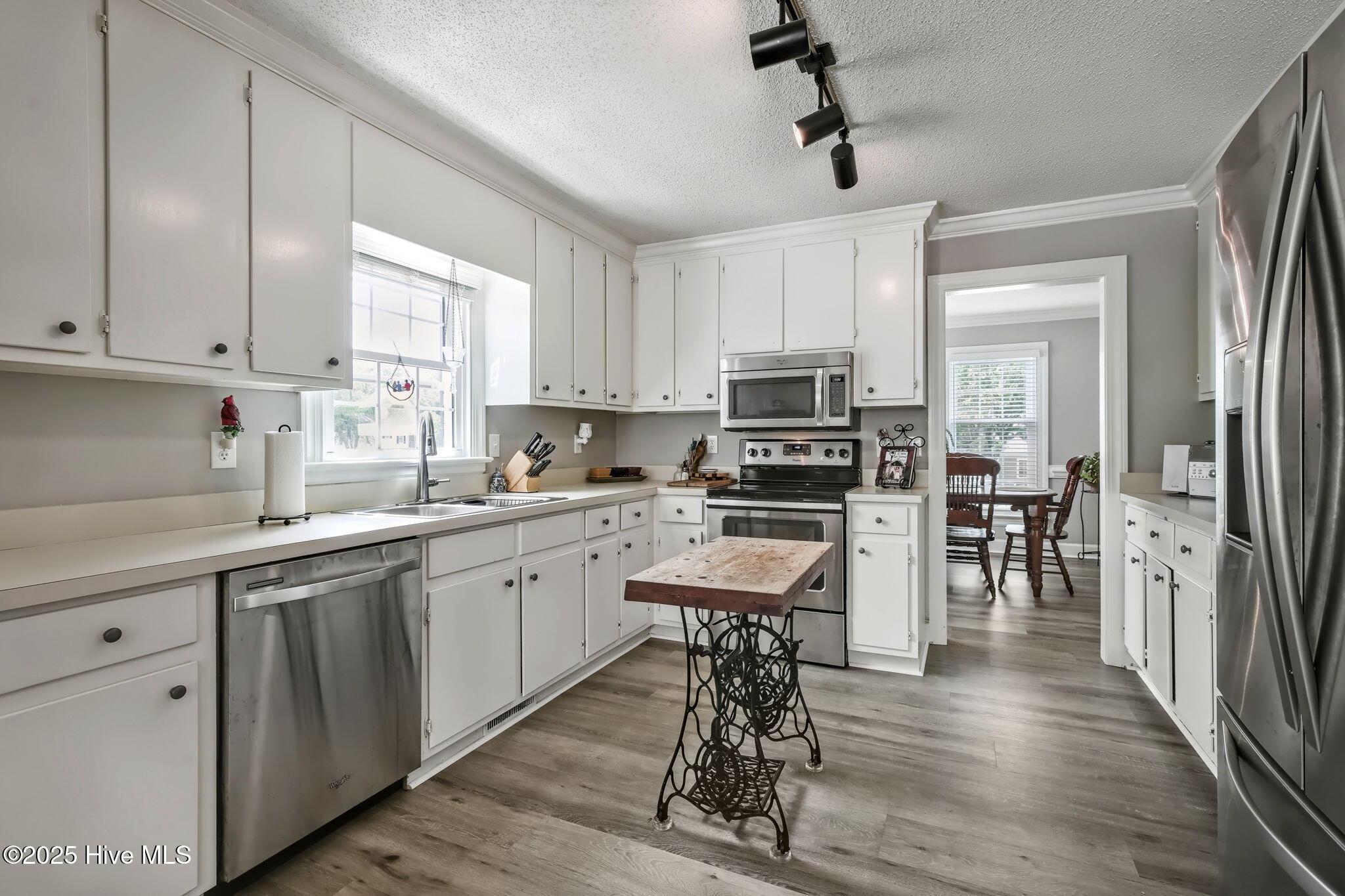 1402 Brookhaven Drive Property Photo 17
