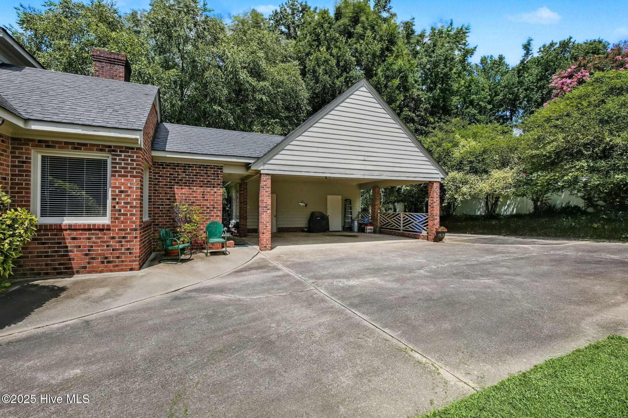 1402 Brookhaven Drive Property Photo 38