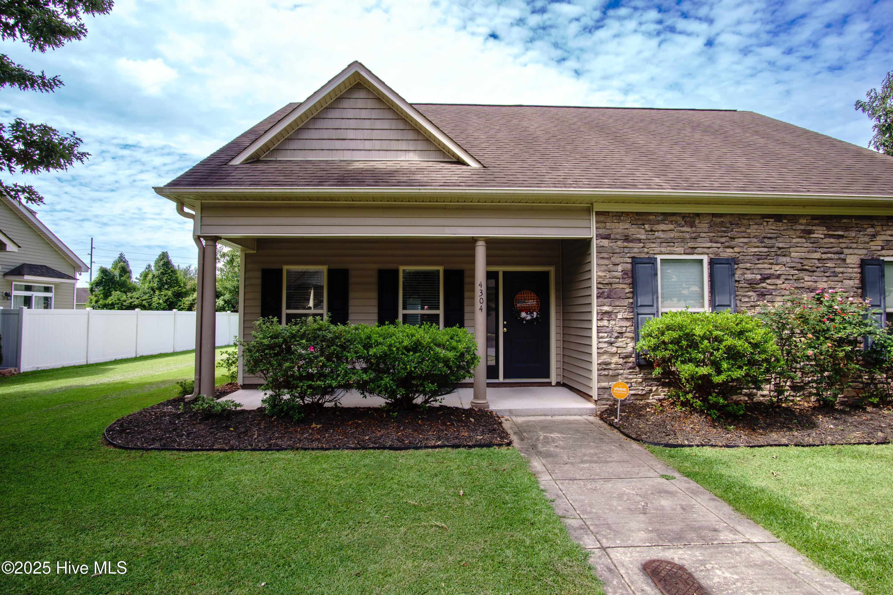 4304 Davencroft Village Drive Property Photo 16