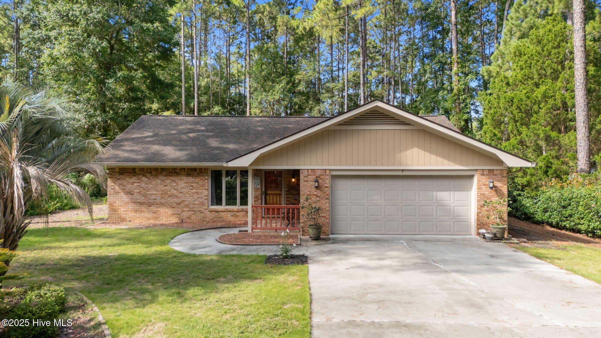 7 E Pine Court Property Photo 1