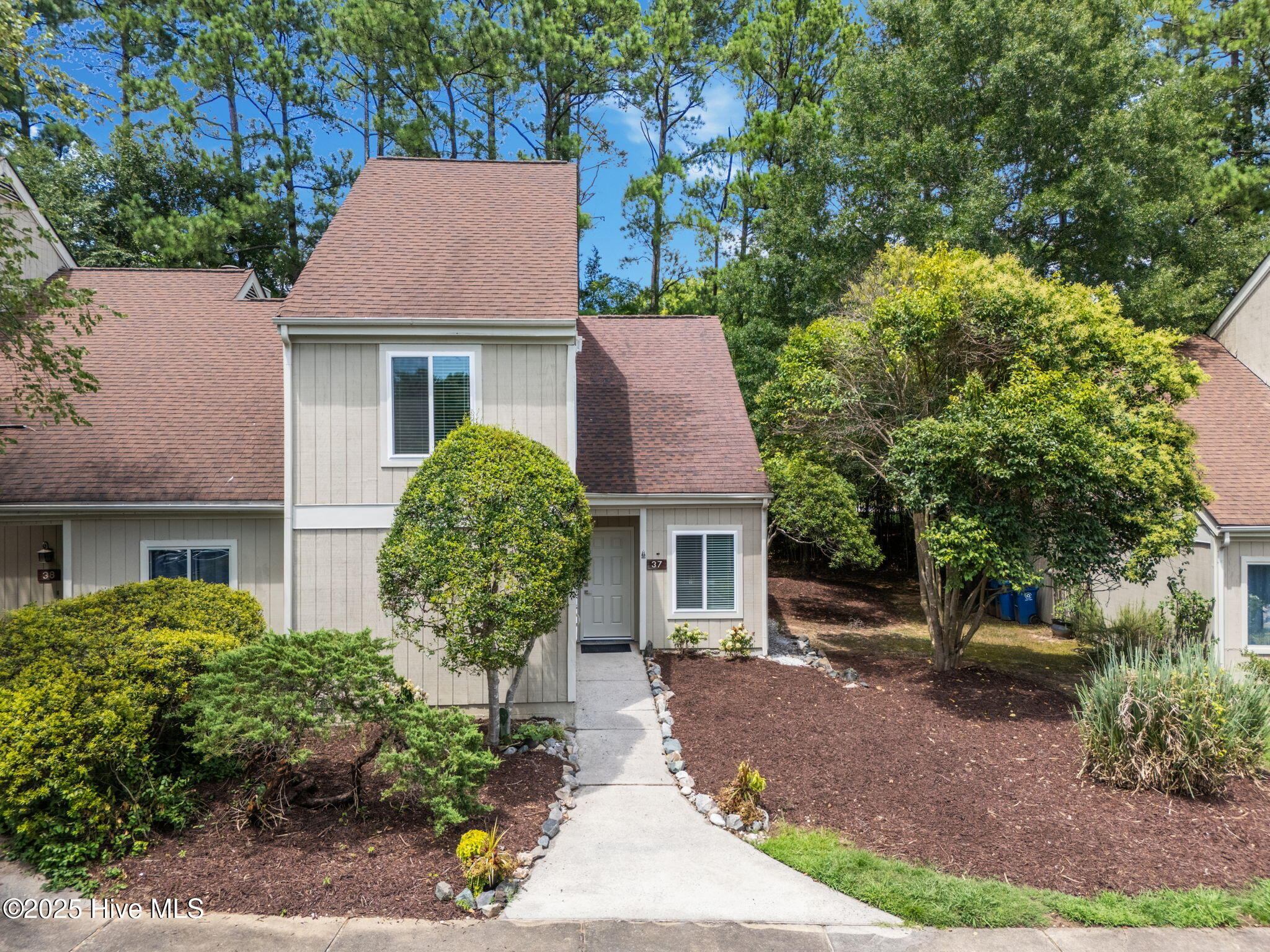 4101 Five Oaks Drive 37