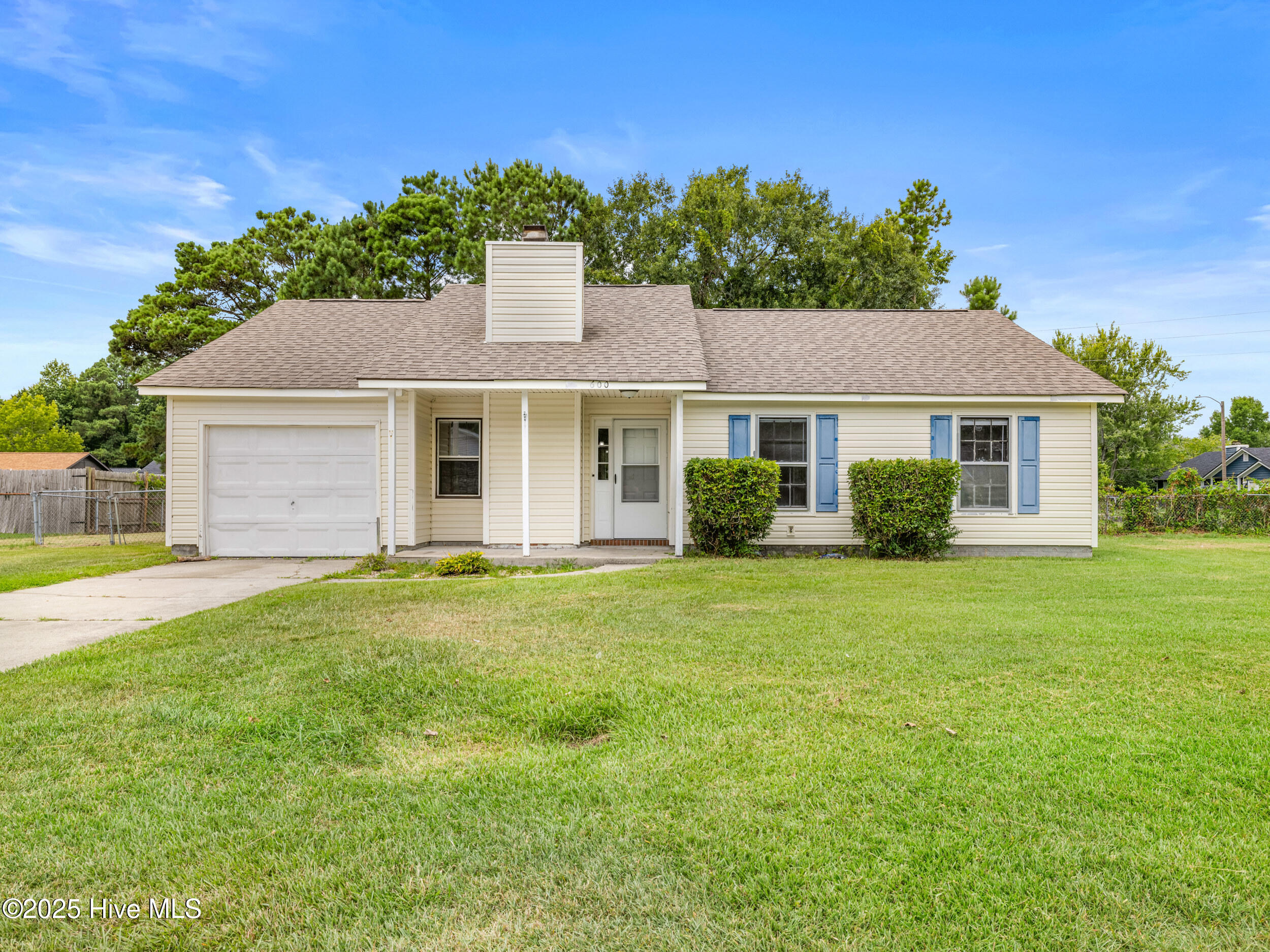 600 Foxfire Circle Property Photo 1