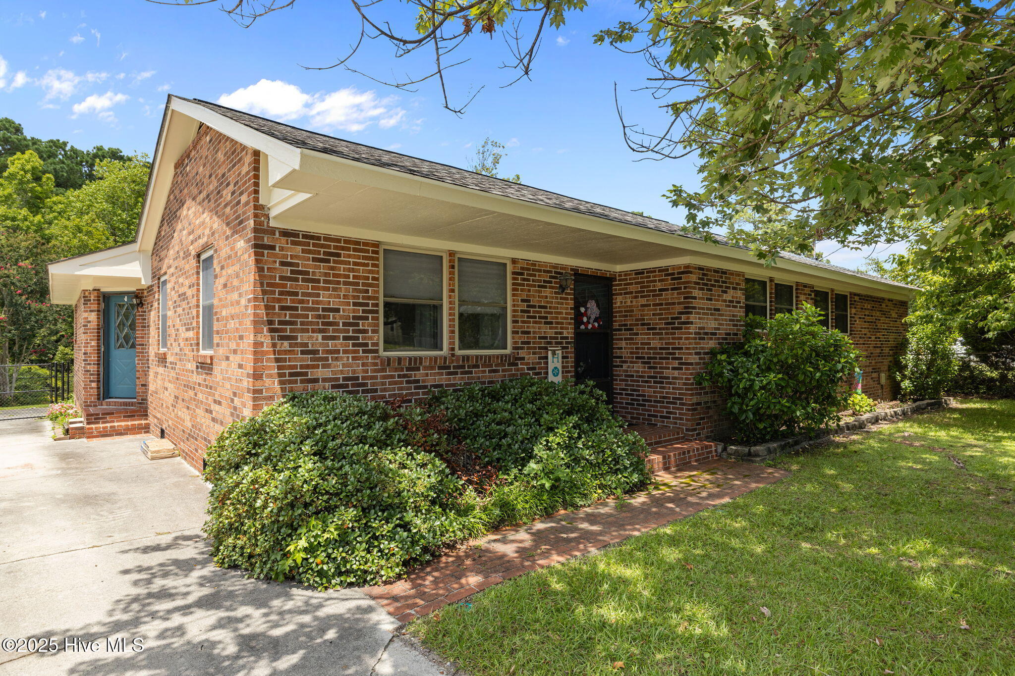 651 W Shore Drive Property Photo 1