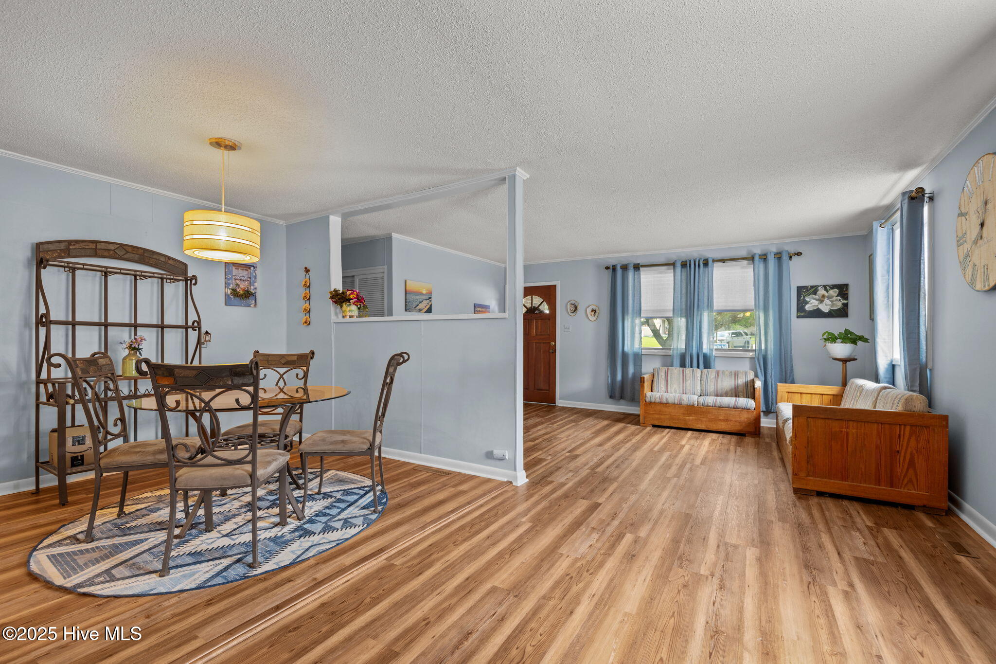 651 W Shore Drive Property Photo 3
