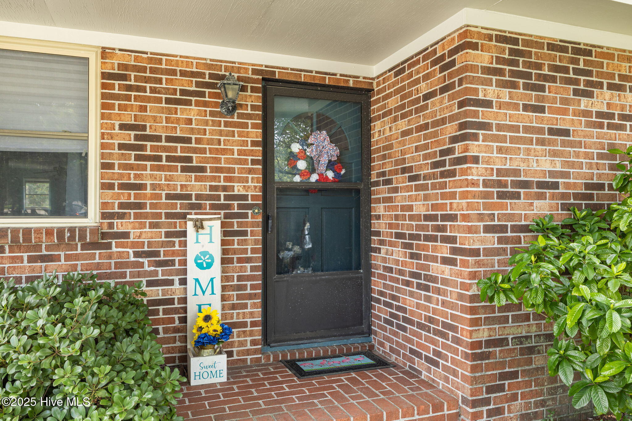 651 W Shore Drive Property Photo 7