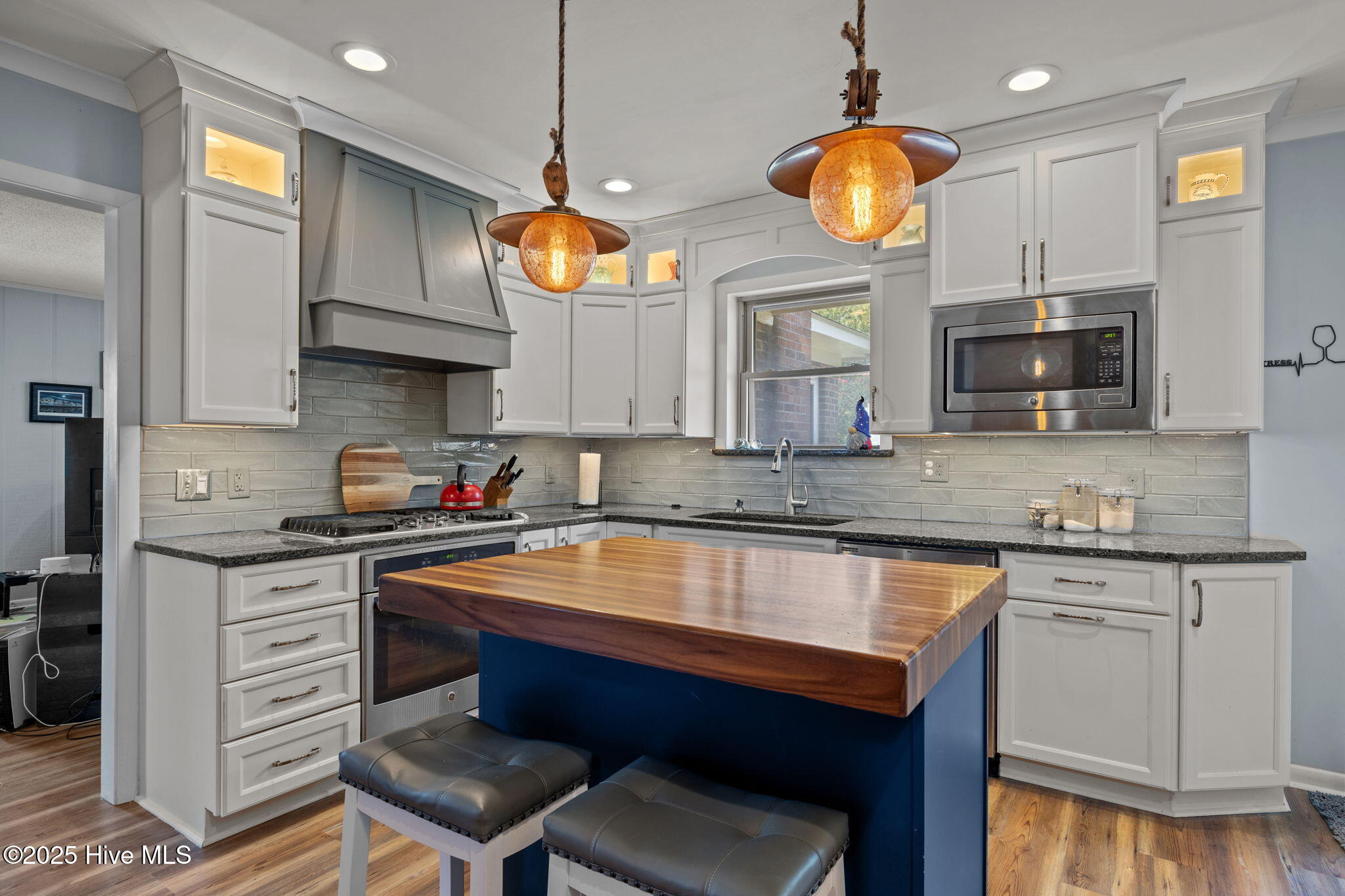 651 W Shore Drive Property Photo 13