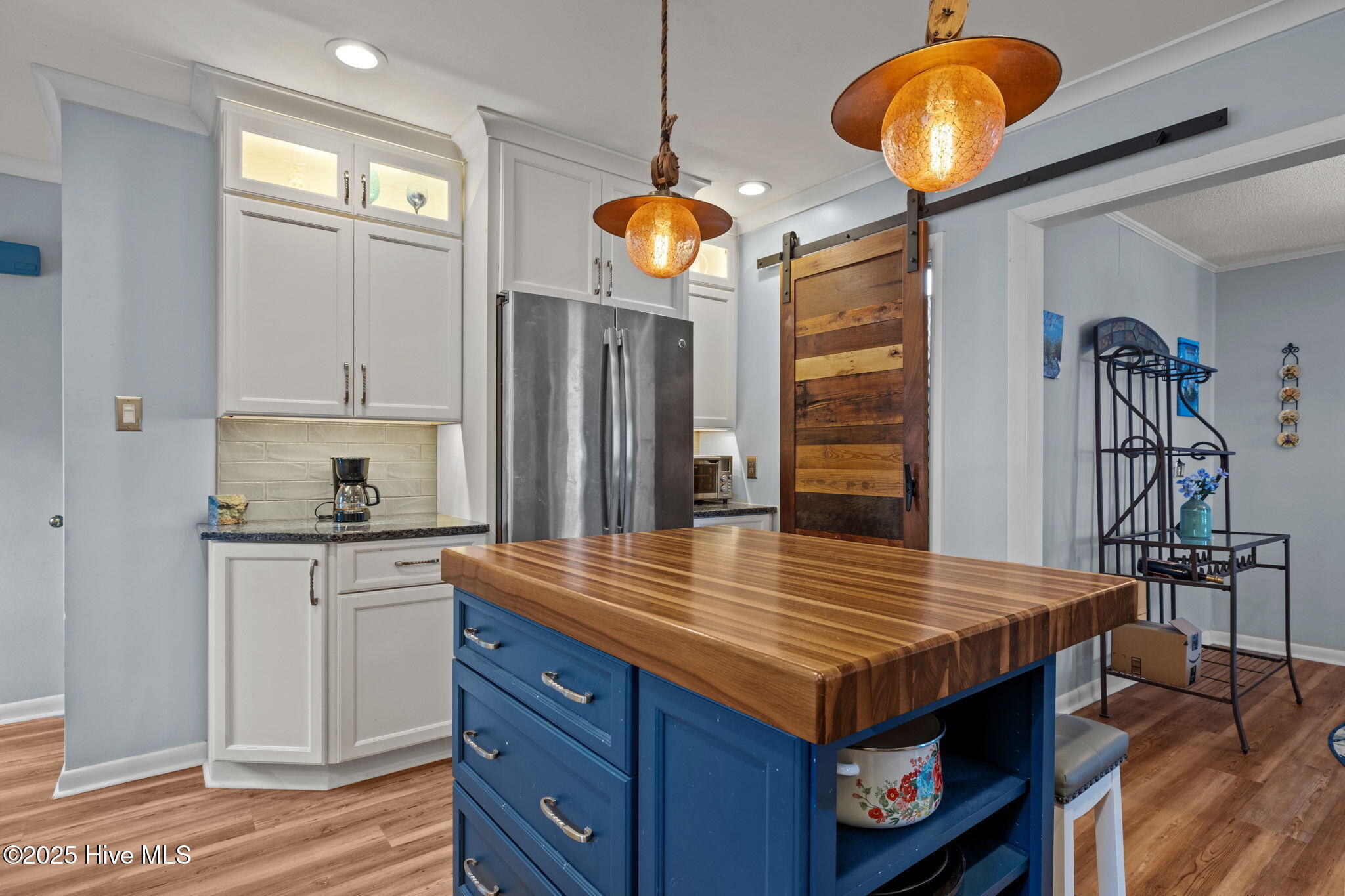 651 W Shore Drive Property Photo 14