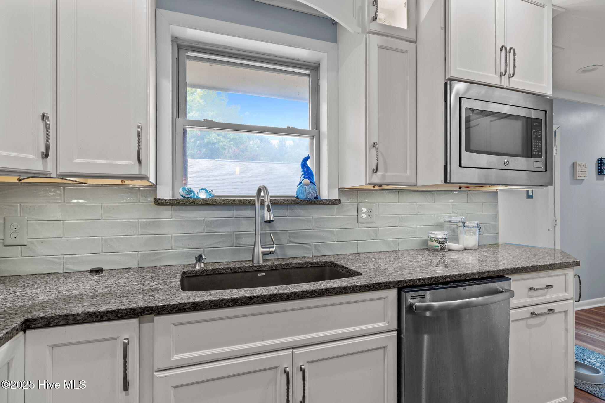651 W Shore Drive Property Photo 16