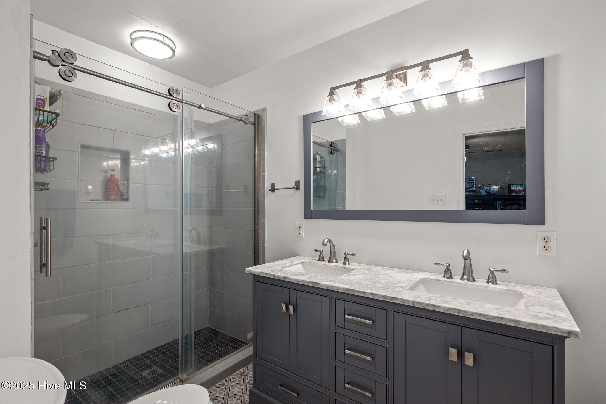 651 W Shore Drive Property Photo 21