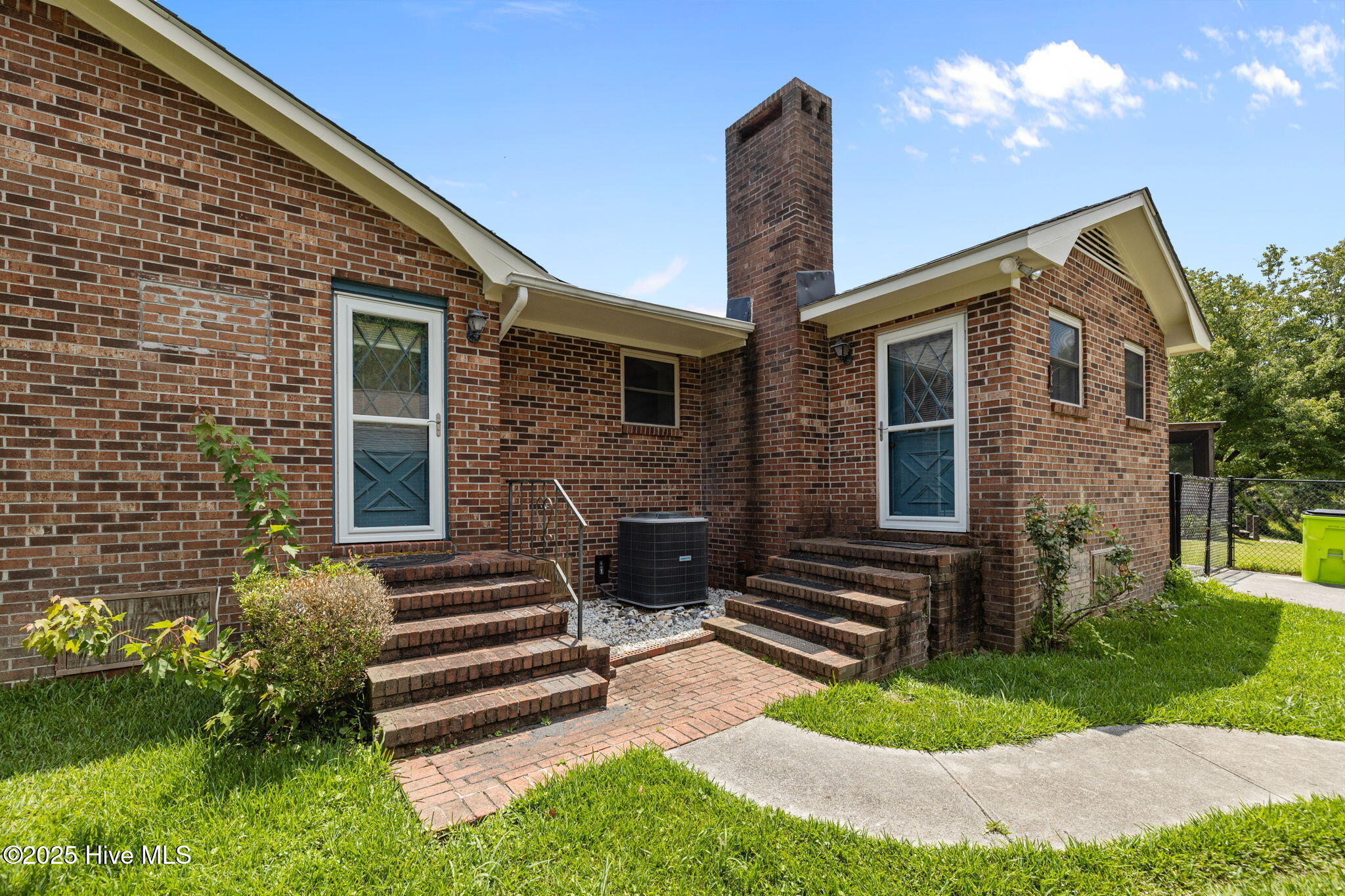 651 W Shore Drive Property Photo 39