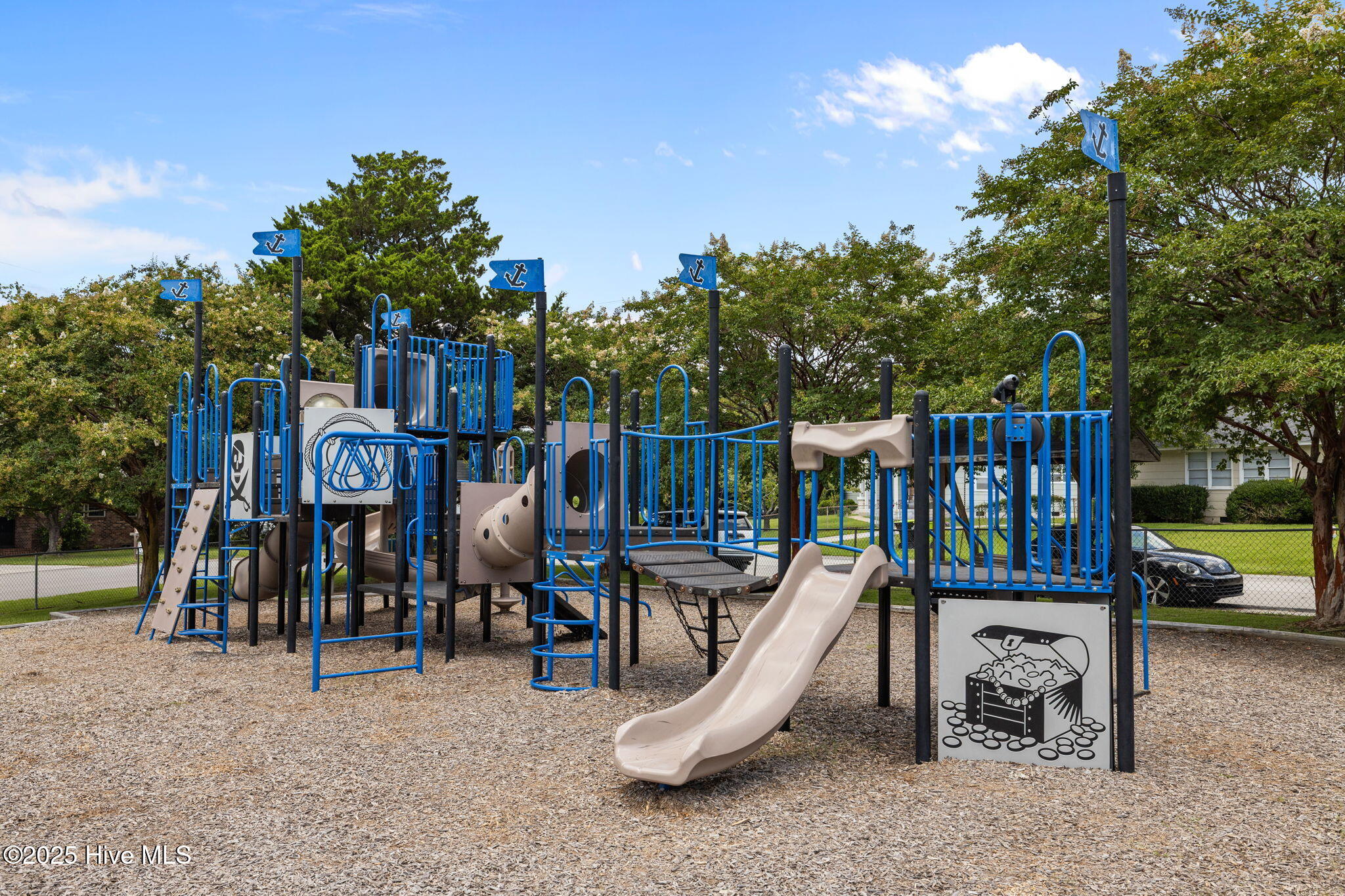 651 W Shore Drive Property Photo 40