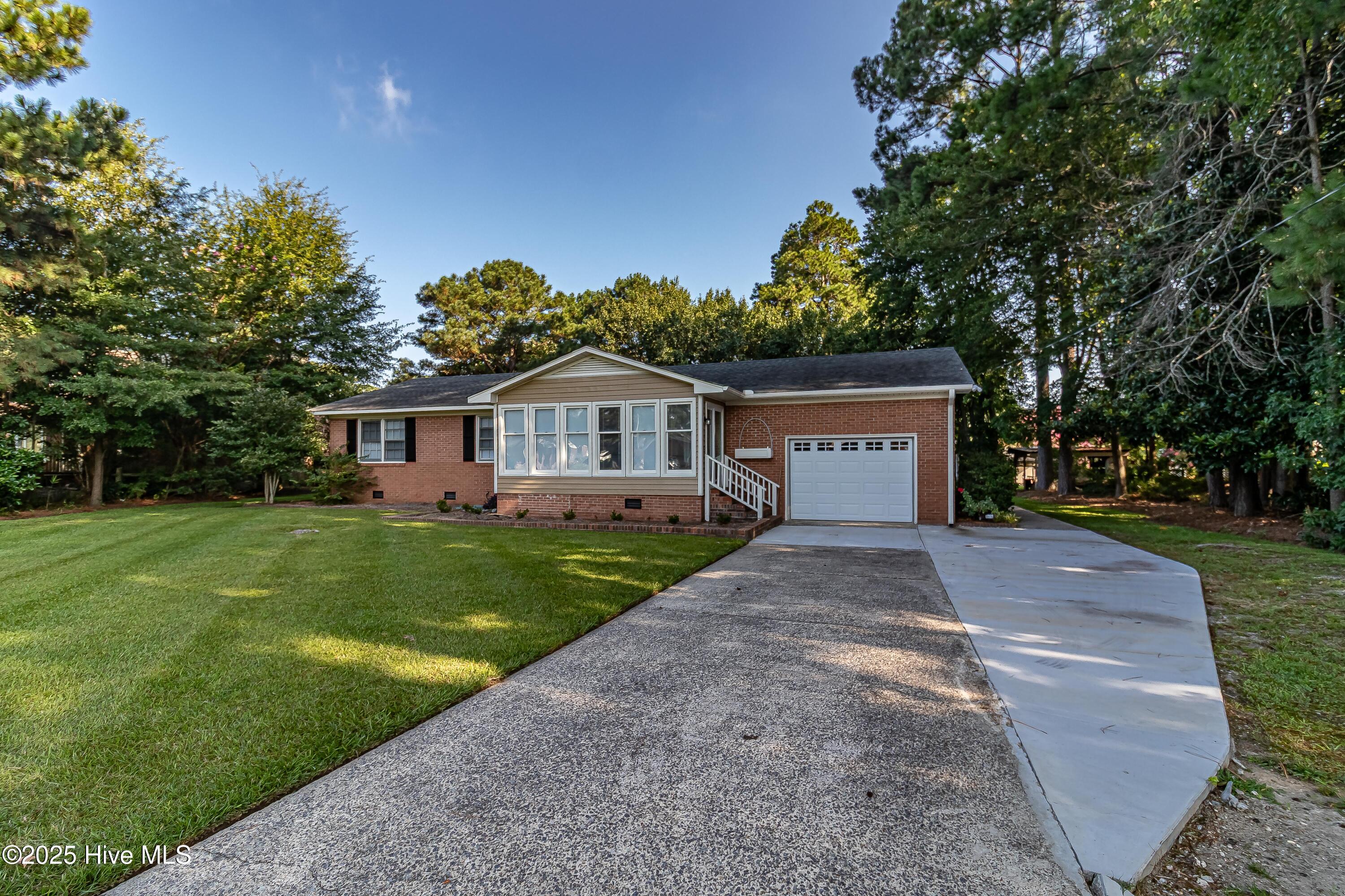1970 Hullwood Drive Property Photo 1