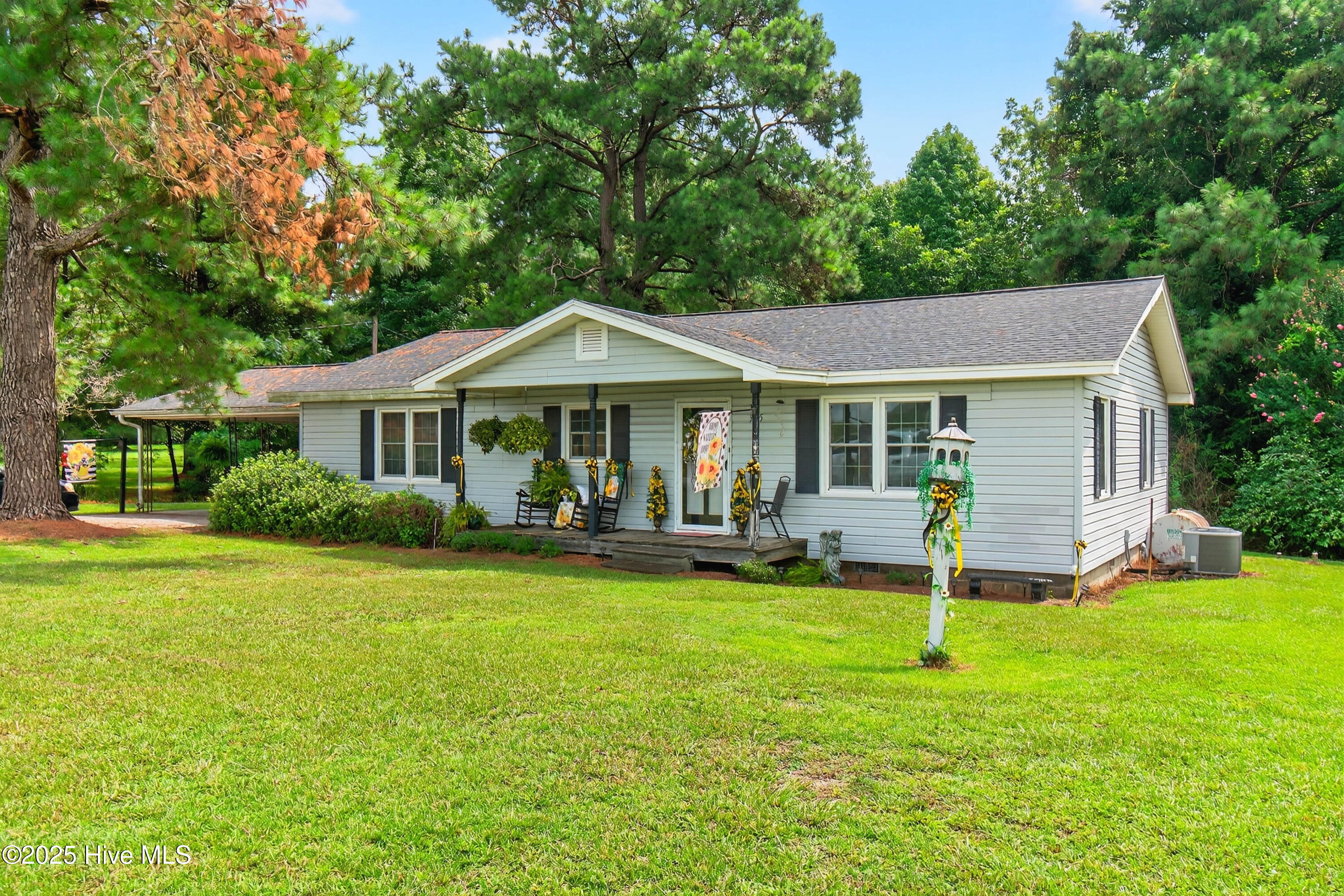 3665 Midway Drive Property Photo 2