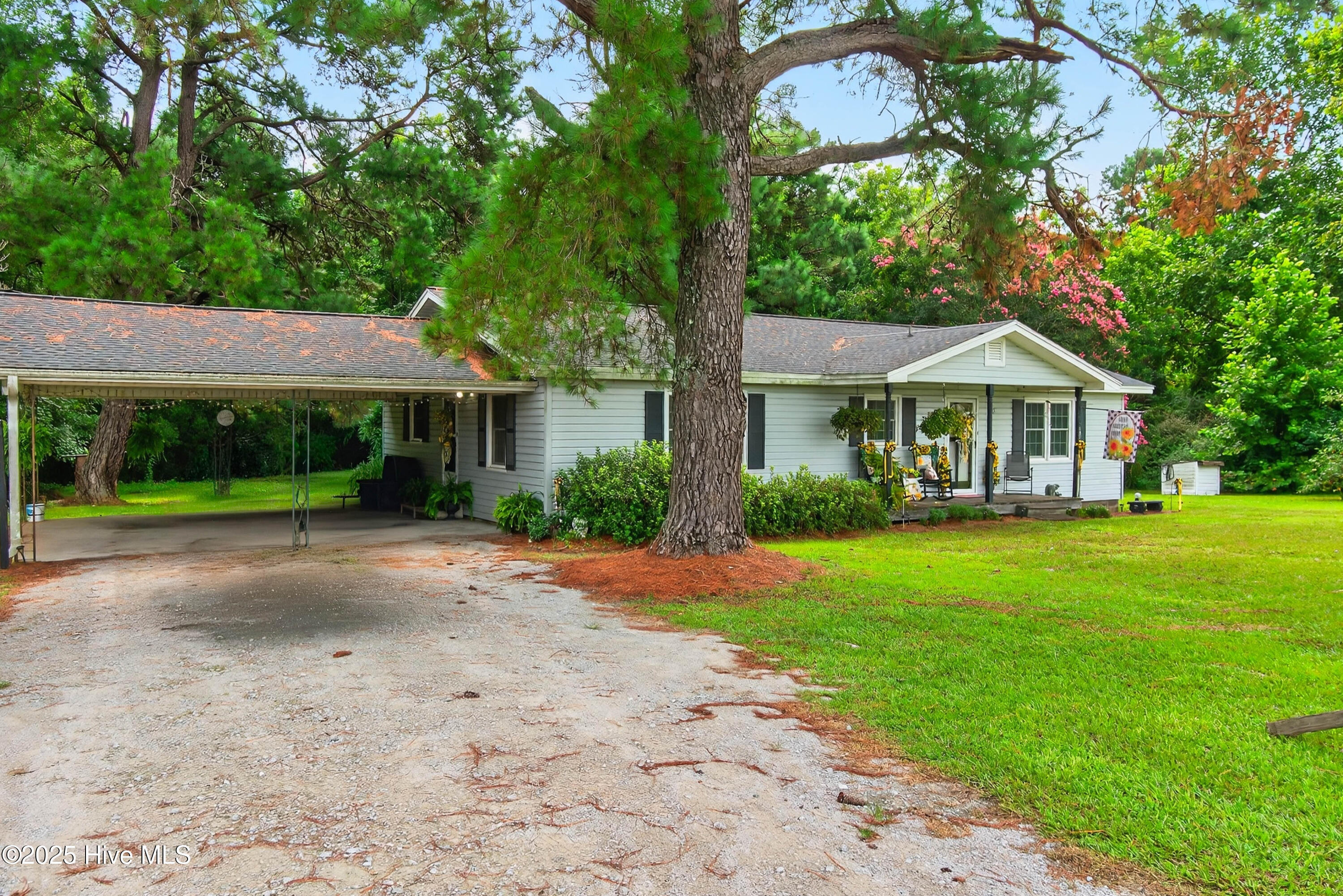 3665 Midway Drive Property Photo 5