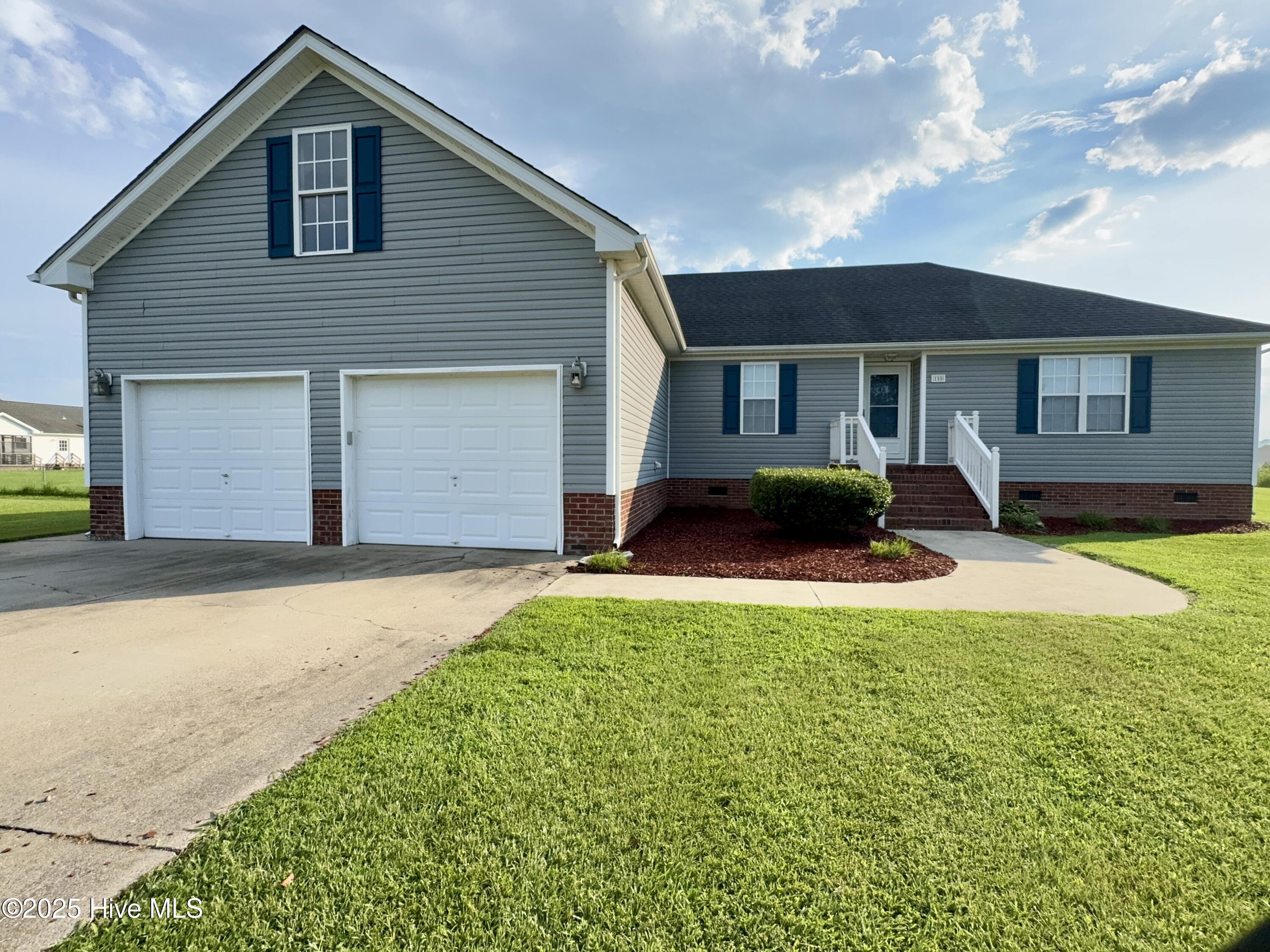 100 Martha Drive Property Photo 1