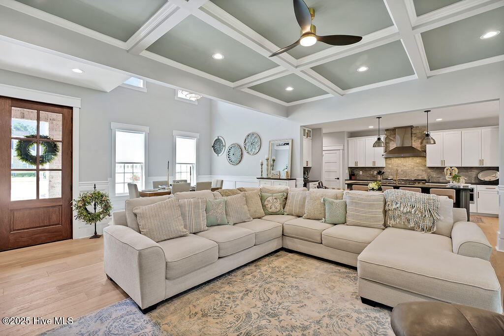 121 Summerset Landing Property Photo 9
