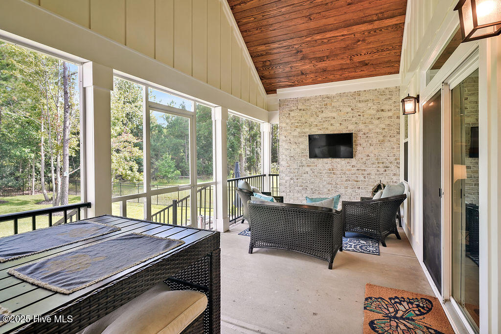 121 Summerset Landing Property Photo 42