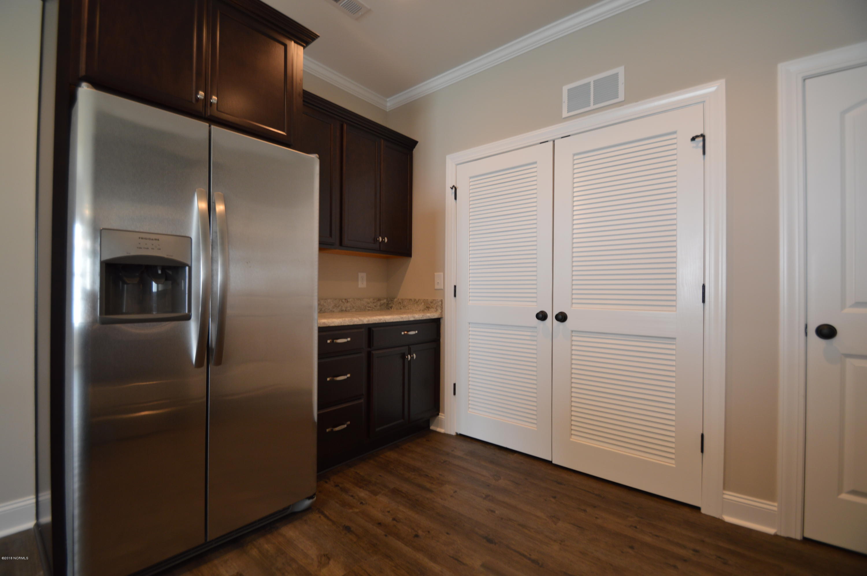 2208 Remington Court A & B Property Photo 10