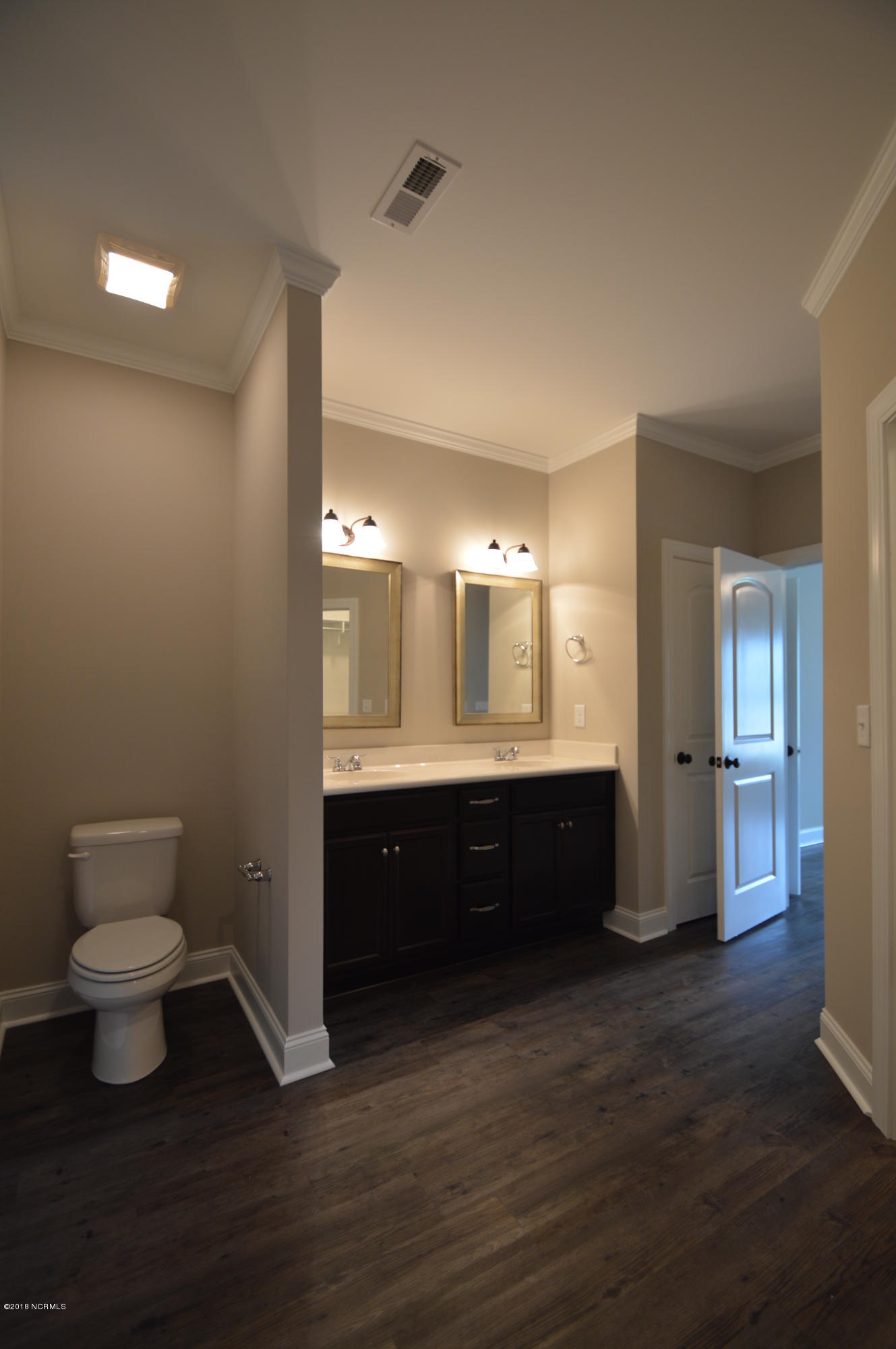 2208 Remington Court A & B Property Photo 20