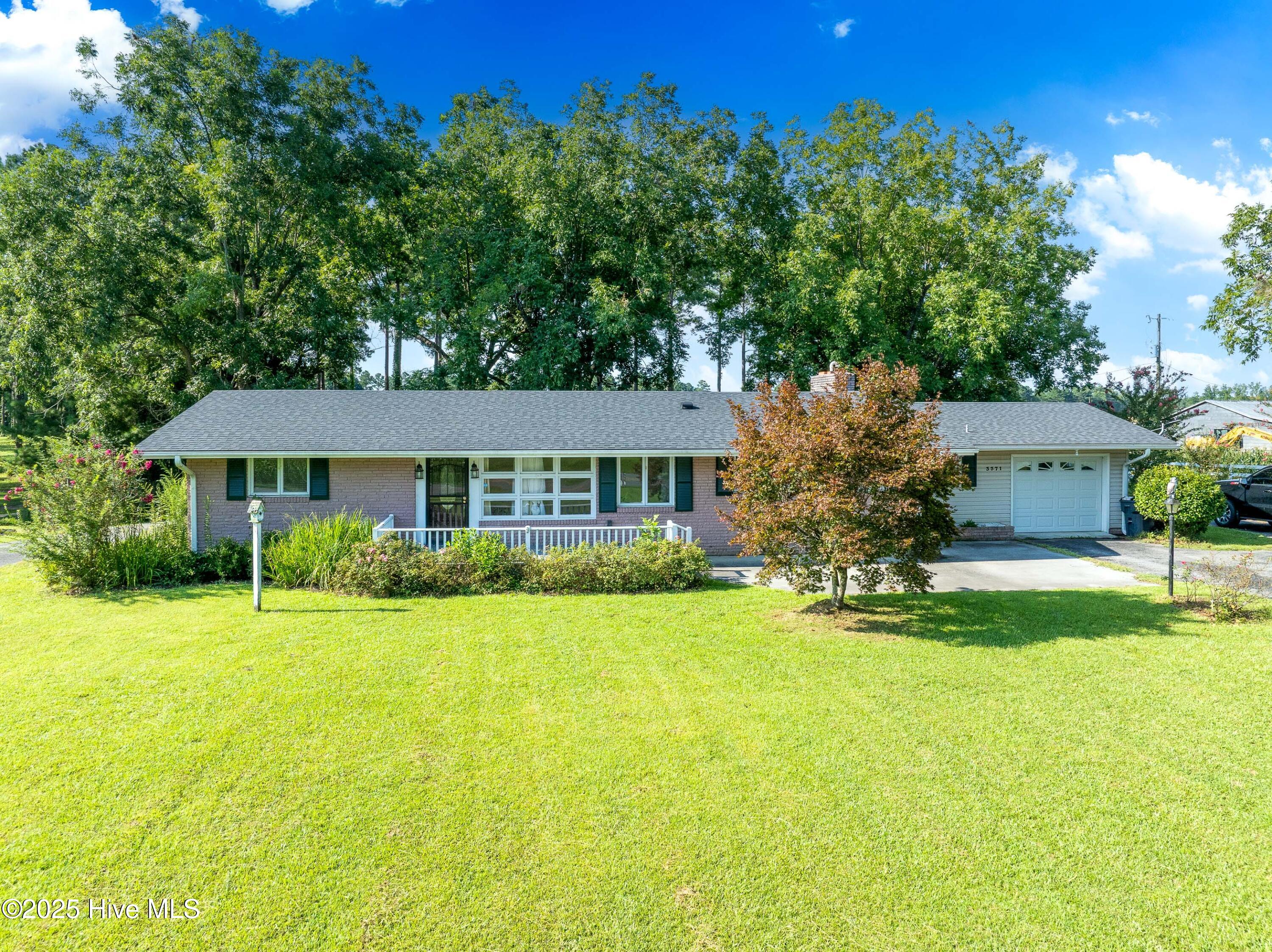 3371 Nc Hwy 53 Property Photo 1