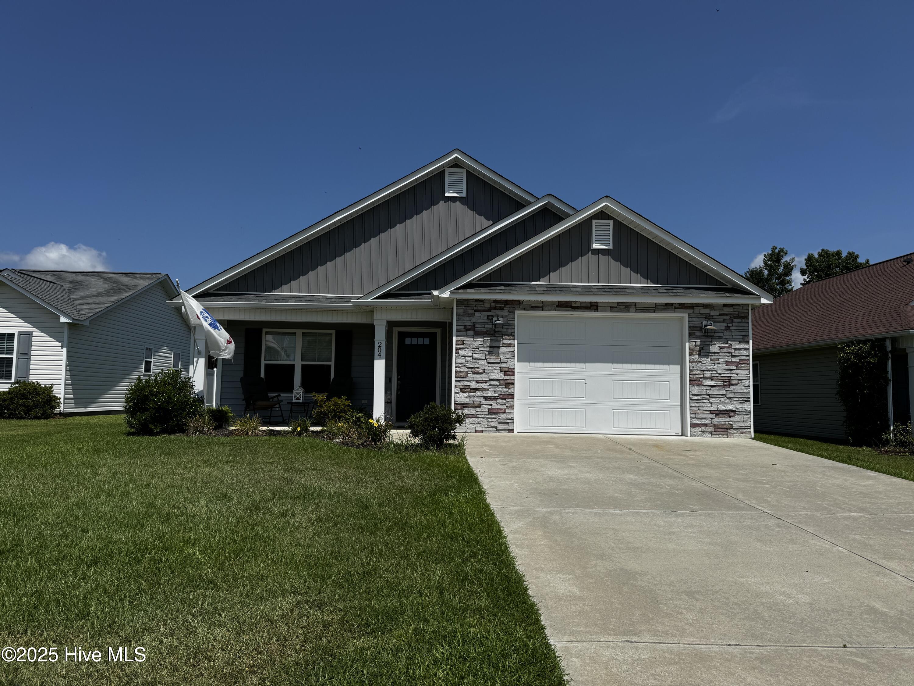 204 Murdock Way Property Photo 1