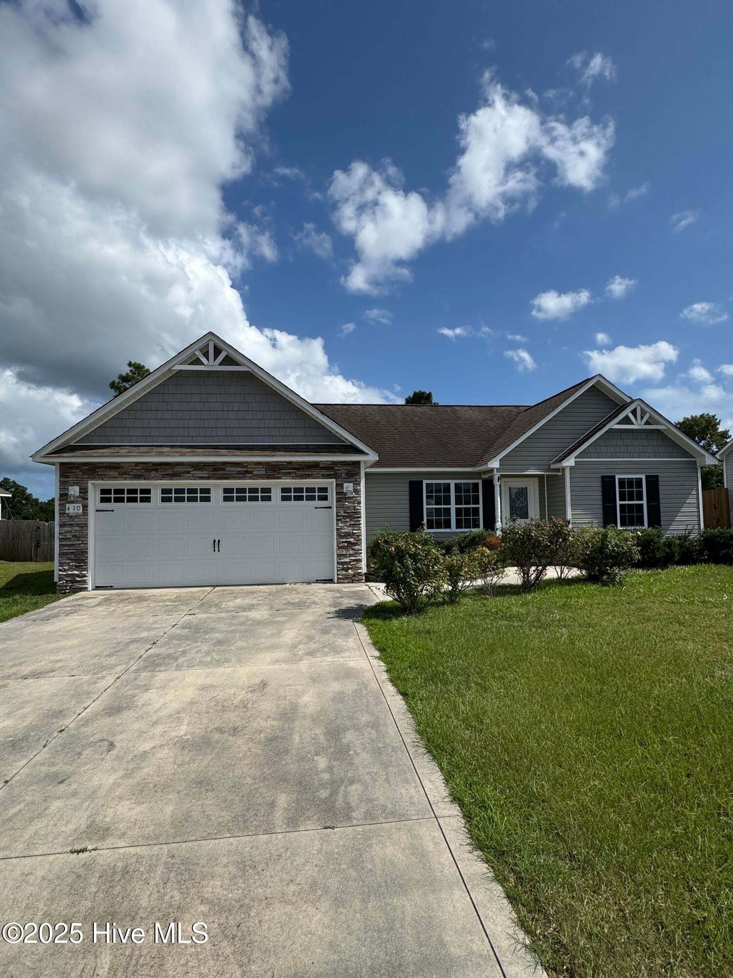 410 Bristol Lane Property Photo 1