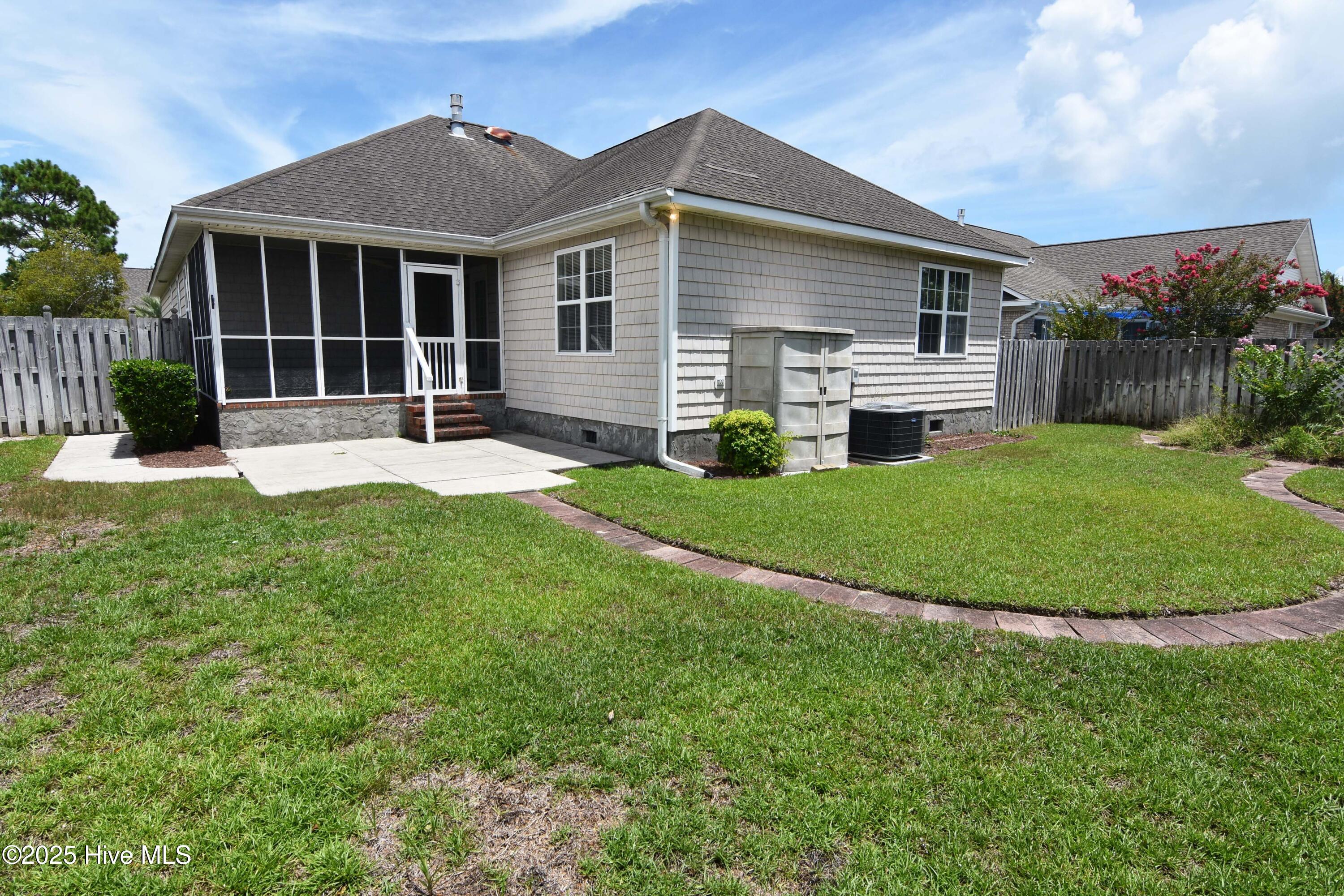 9206 Gimme Court Property Photo 3