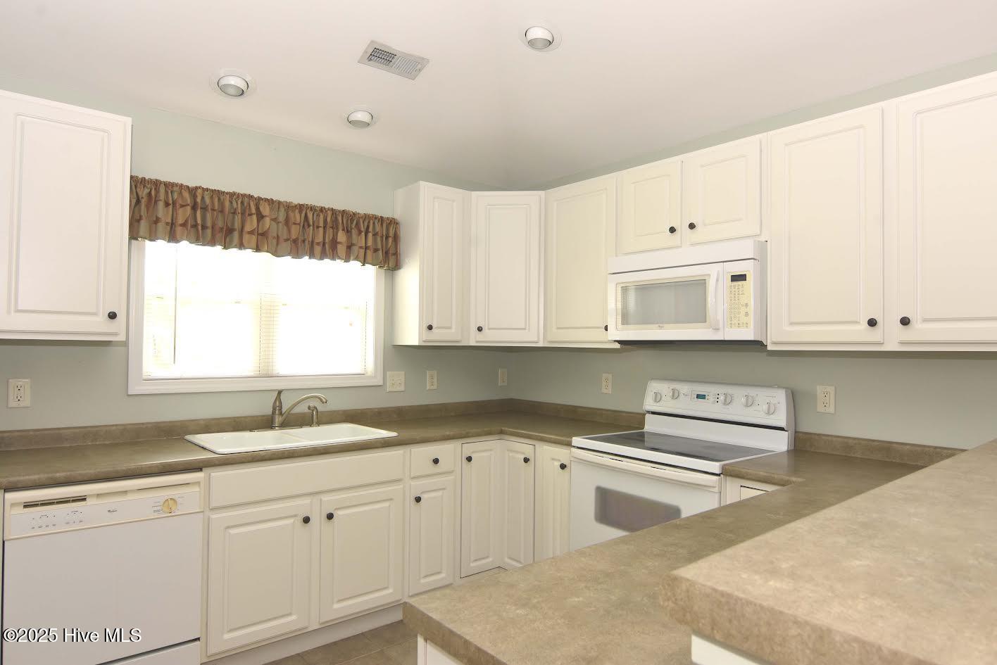 9206 Gimme Court Property Photo 8