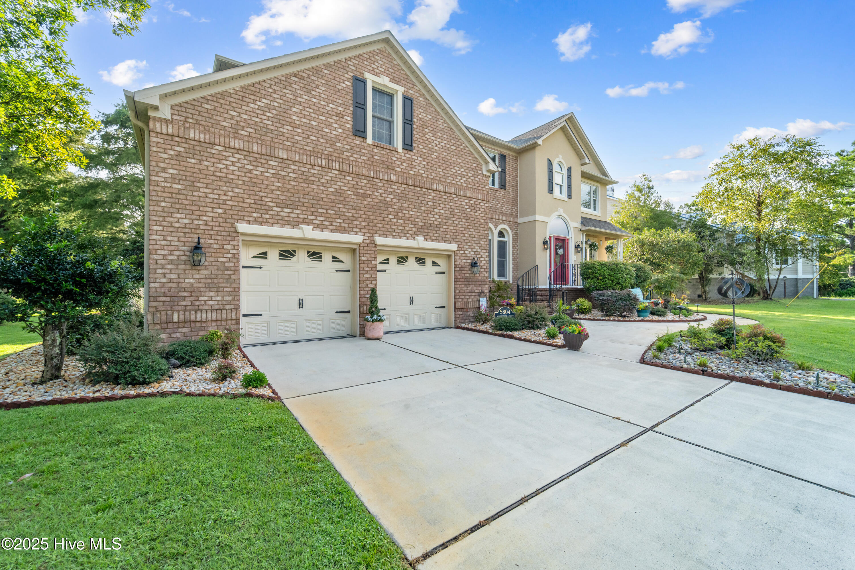5804 Gondolier Drive Property Photo 14