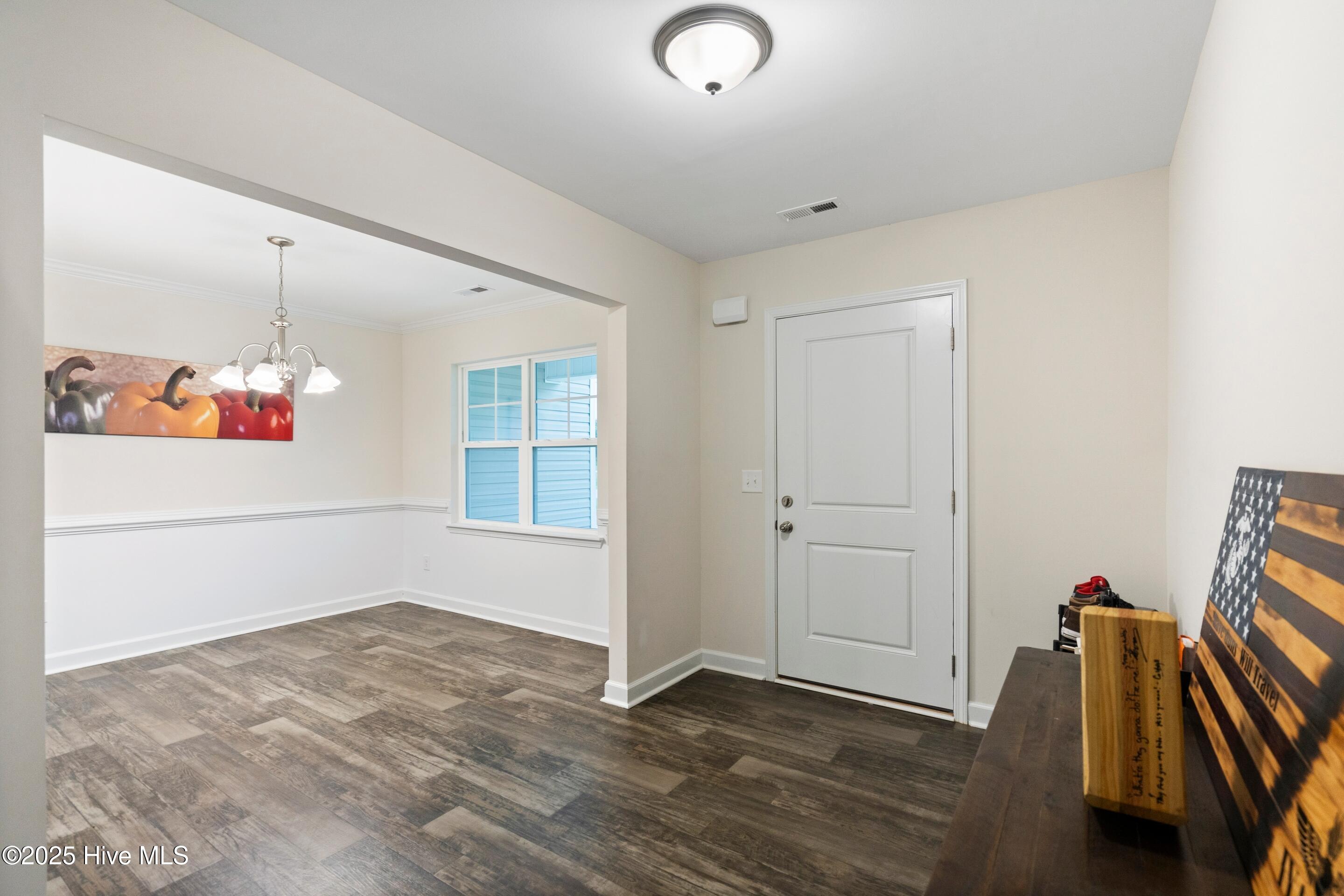 106 Cameo Court Property Photo 8