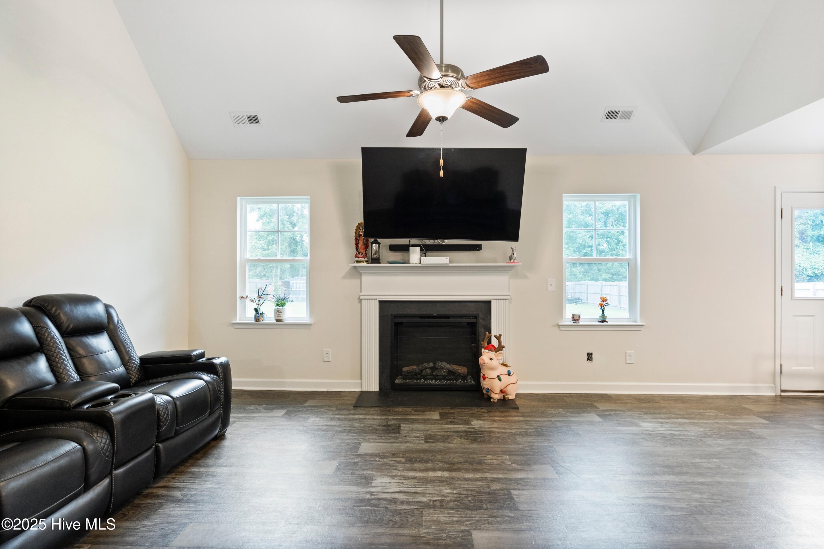 106 Cameo Court Property Photo 14