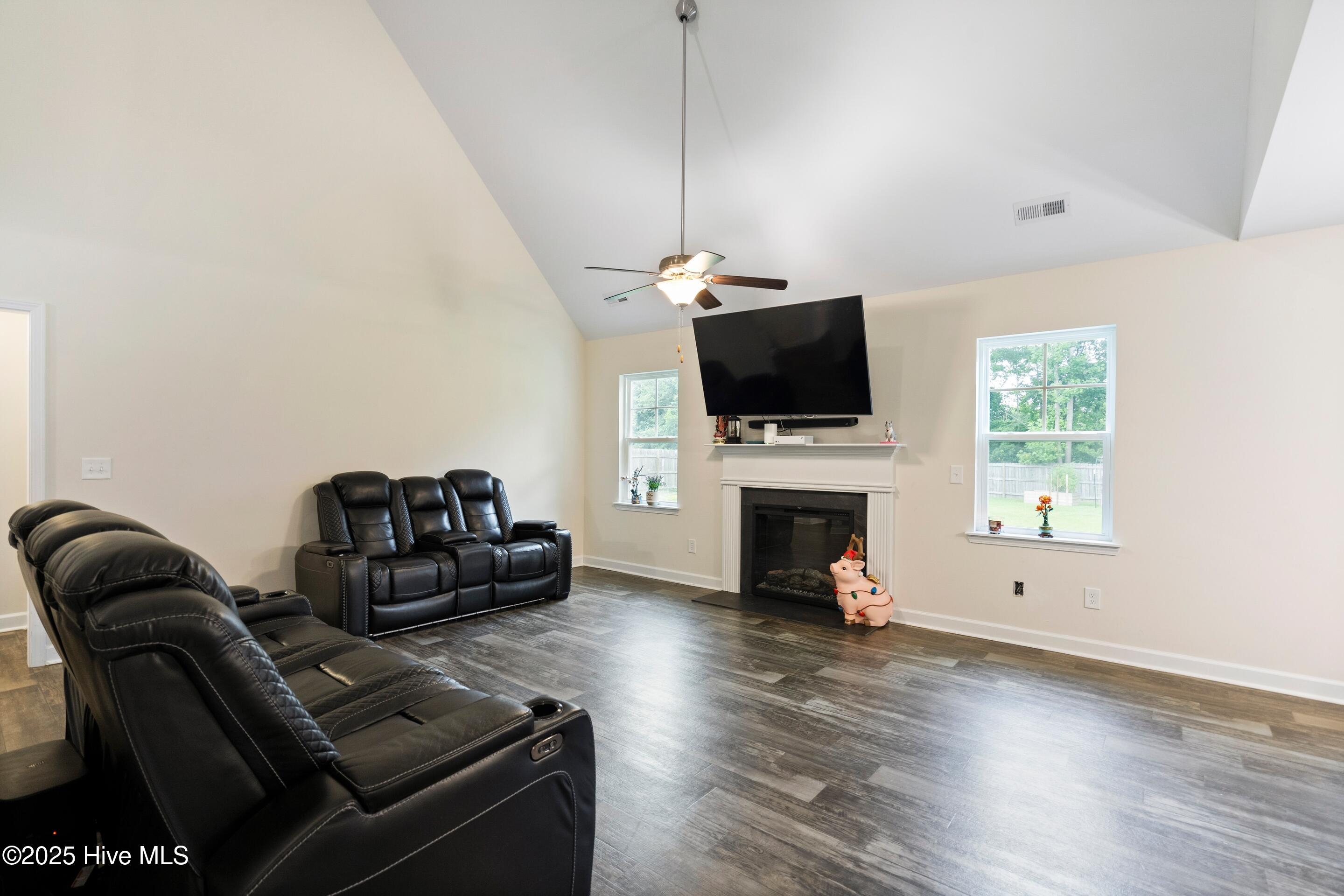 106 Cameo Court Property Photo 15