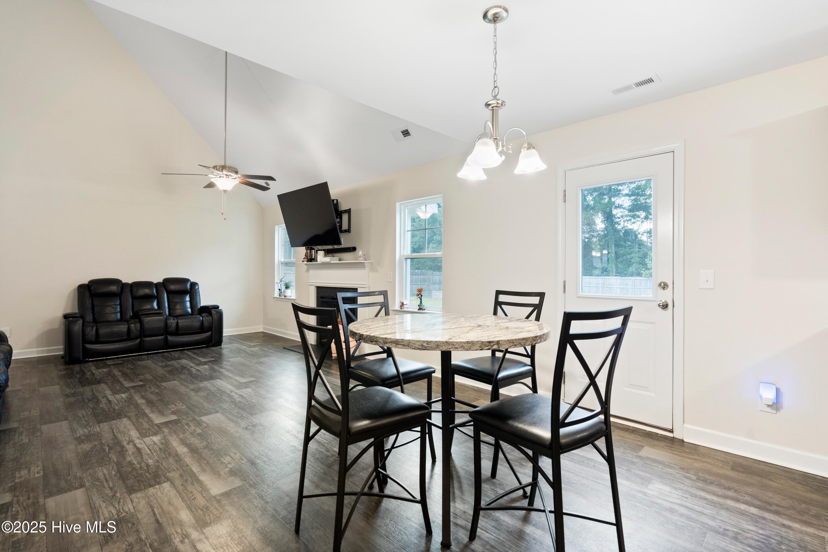 106 Cameo Court Property Photo 17