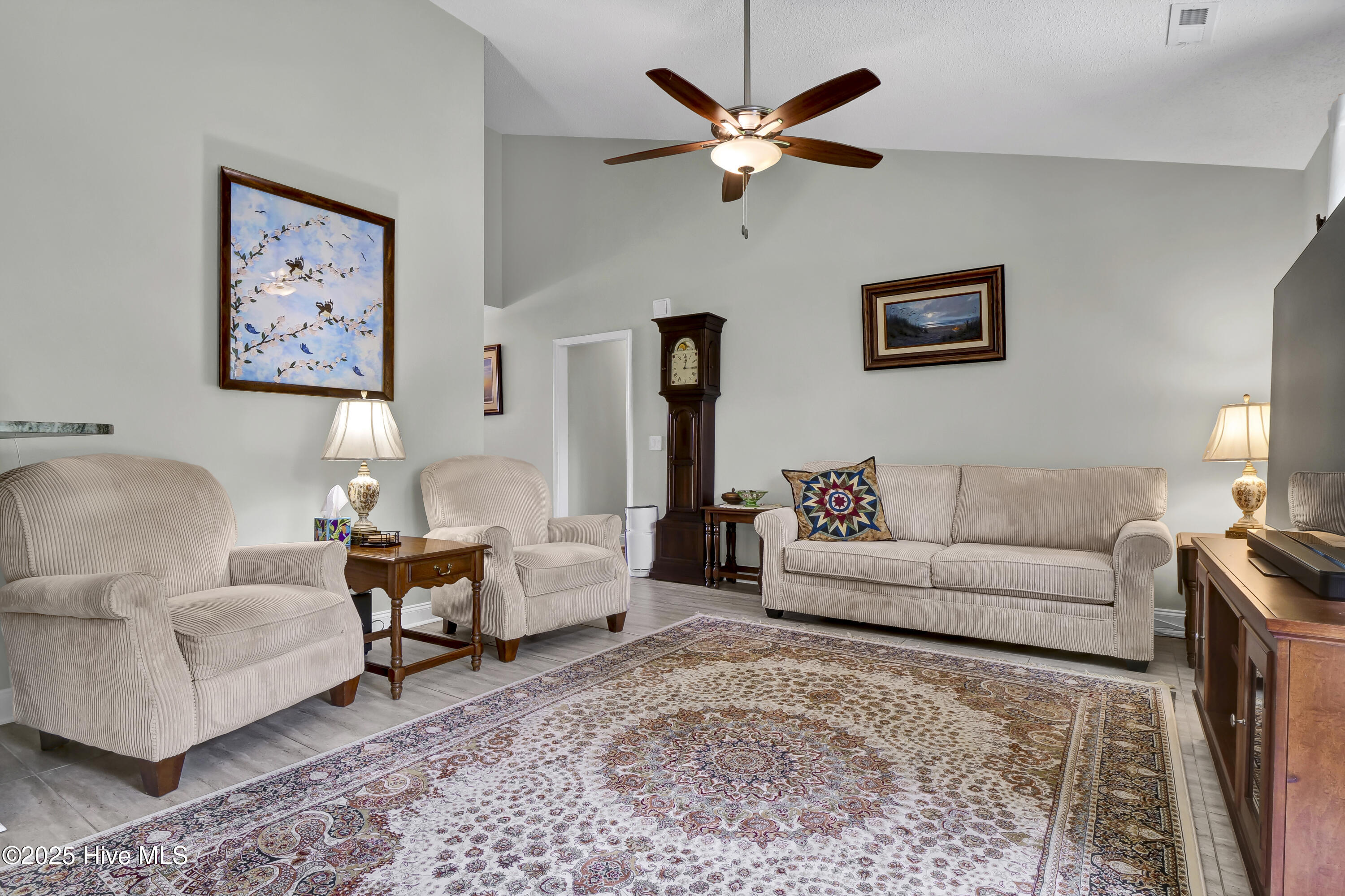 6333 Stapleton Road Property Photo 4