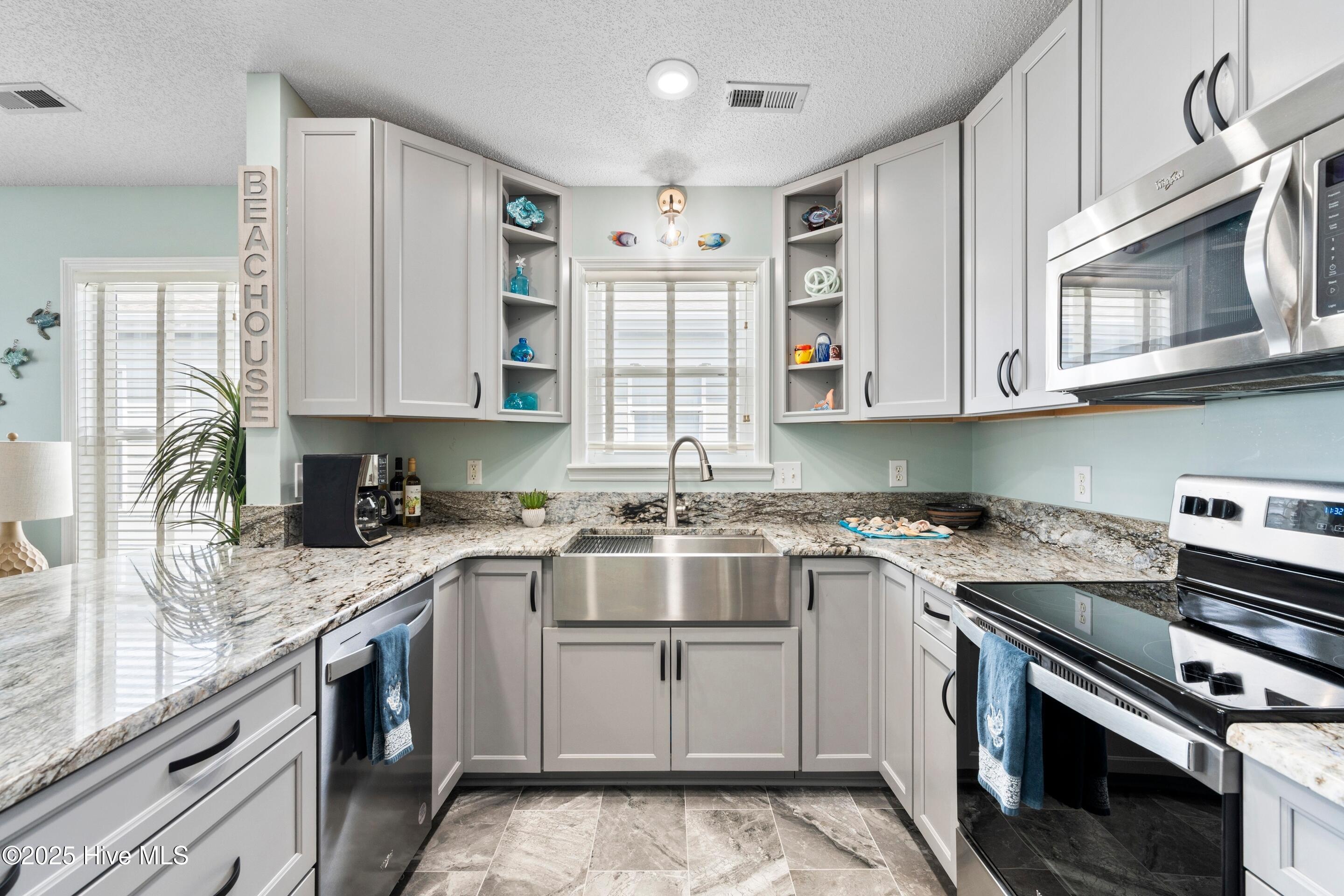 419 27th Street D Property Photo 10