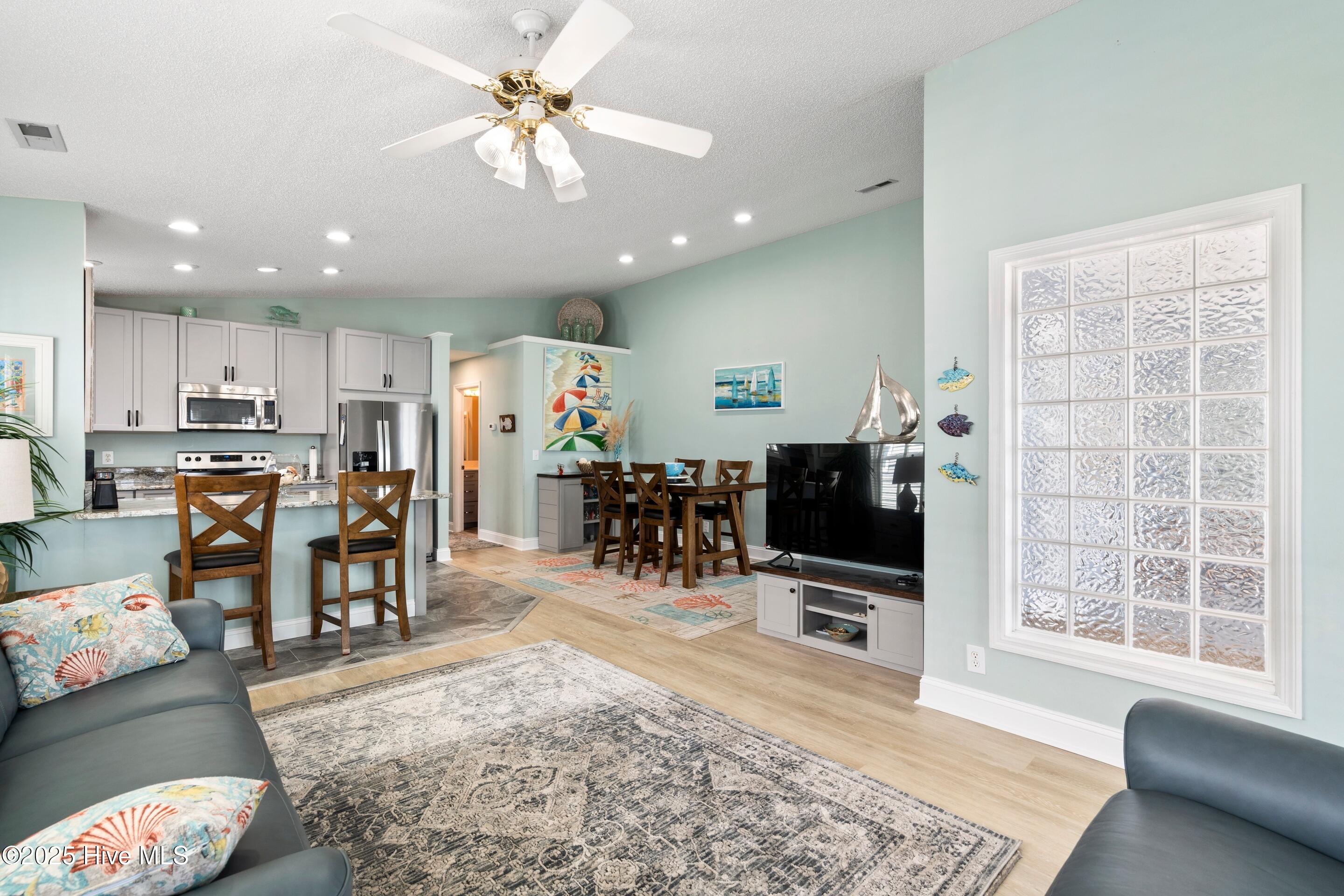 419 27th Street D Property Photo 15