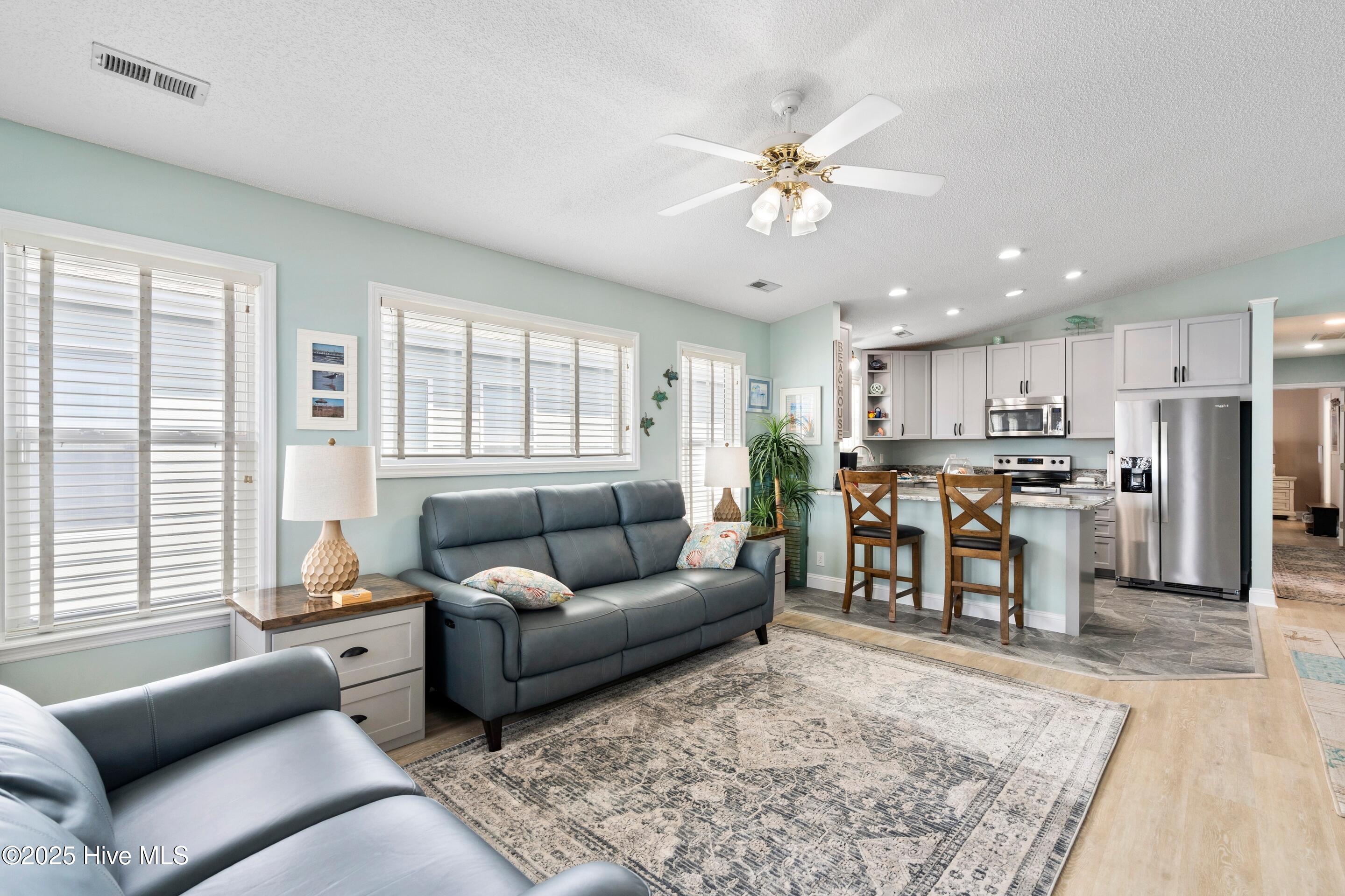 419 27th Street D Property Photo 16