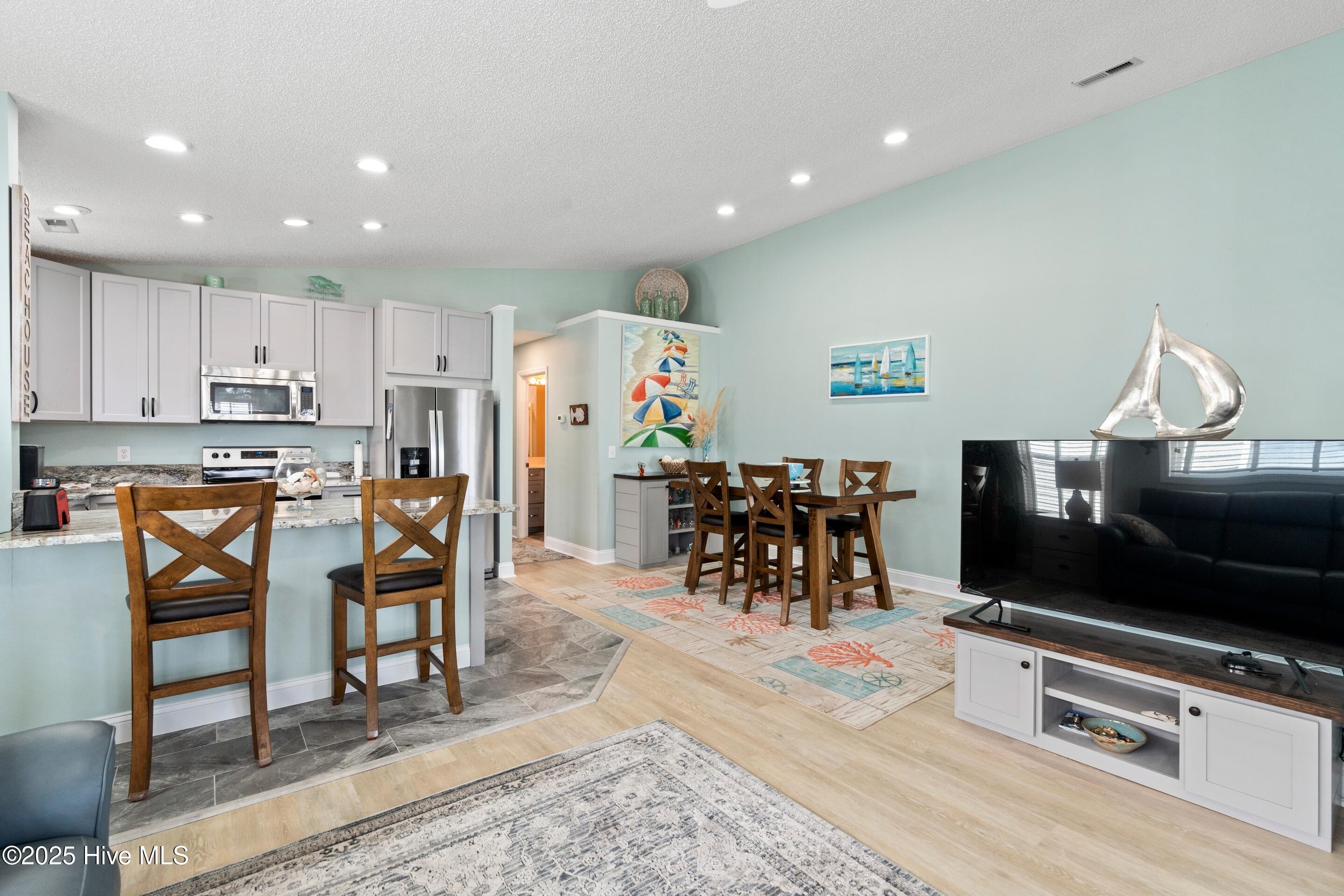 419 27th Street D Property Photo 17