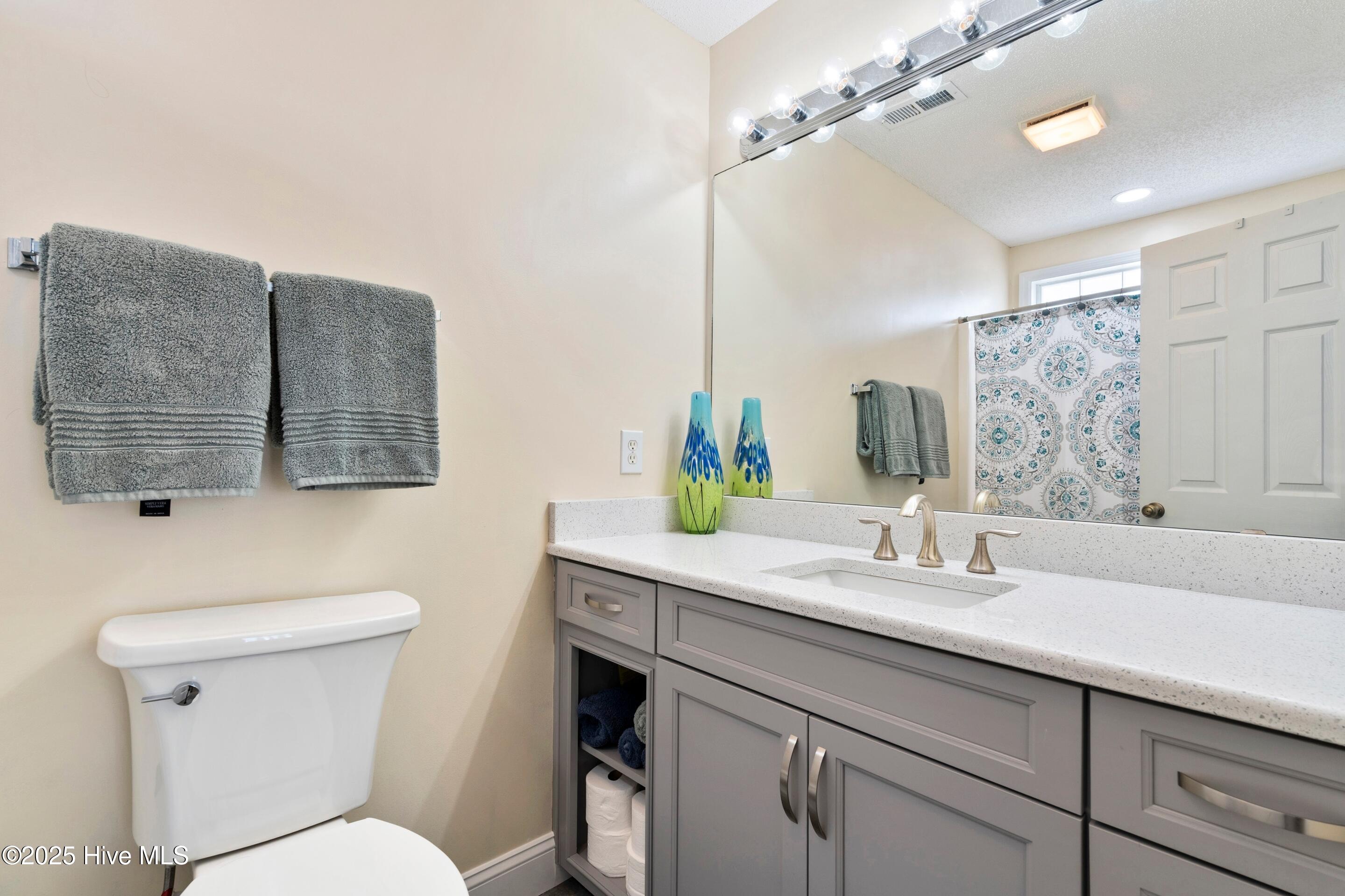419 27th Street D Property Photo 28